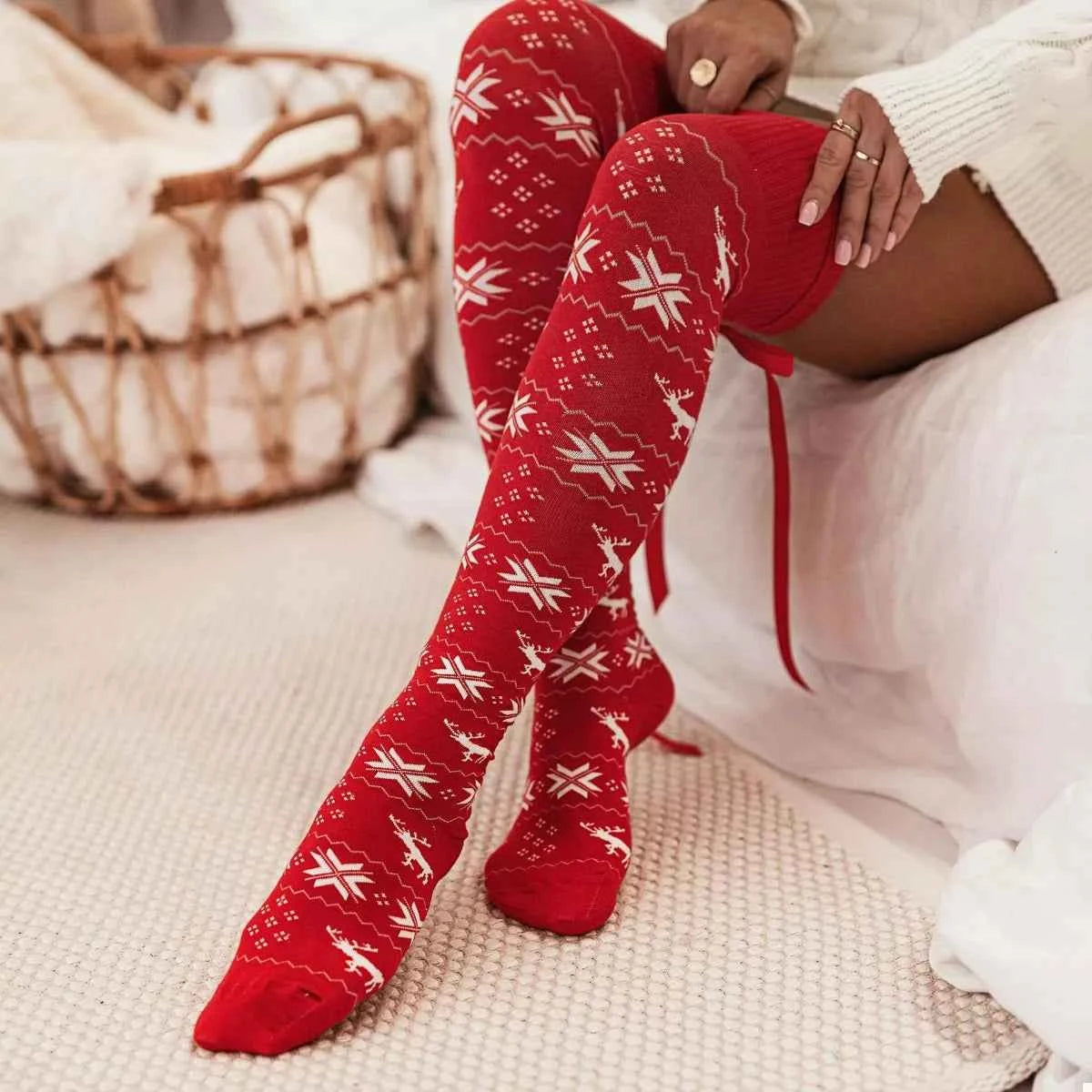 Christmas Bow Knee-High Socks Red One Size 449ebe46-d18d-462e-8e9f-5b085aeb71ca-Max-Origin