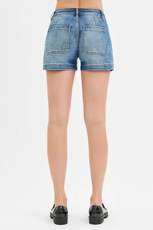 Low Rise Patched Pocket Shorts 44d8cf1a64af4a0e83ec0b85363db0b4-Max-Origin