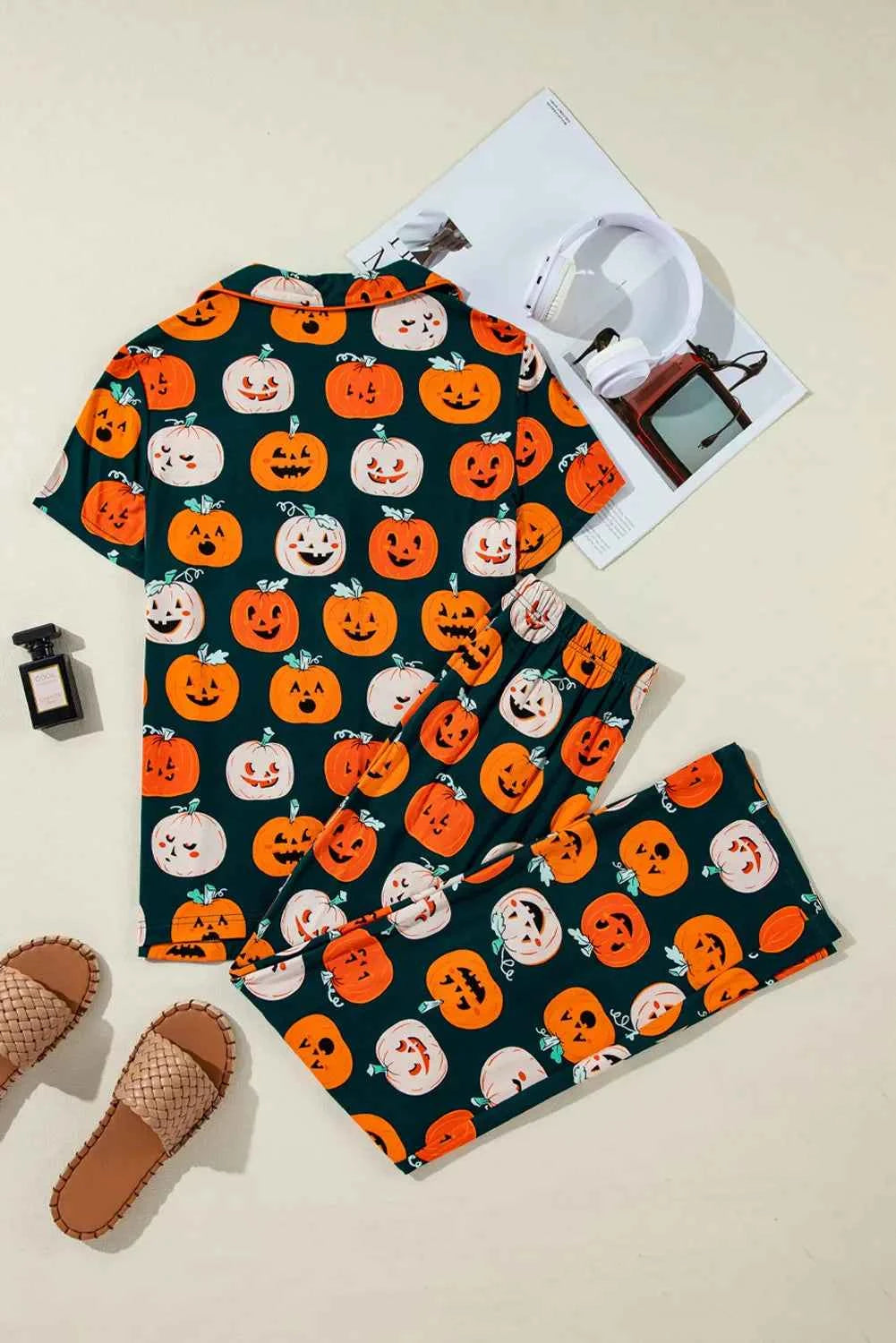Pumpkin Printed Short Sleeve Top and Pants Lounge Set 45460130-8968-4b22-9979-8d188014c7e6-Max