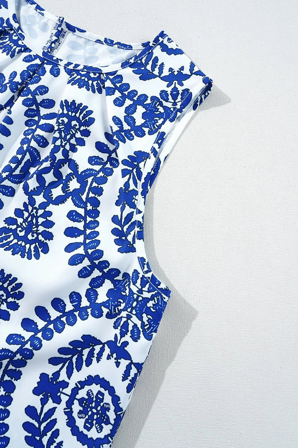 Printed Crew Neck Sleeveless Top 458b63a4-8425-4aa6-a69d-80bdf81a27b2-Max-Origin