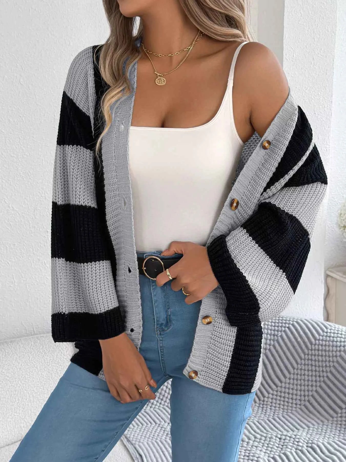 Color Block Button-Up Cardigan 45ee32682e59490fa60cdb35e26b530b-Max-Origin