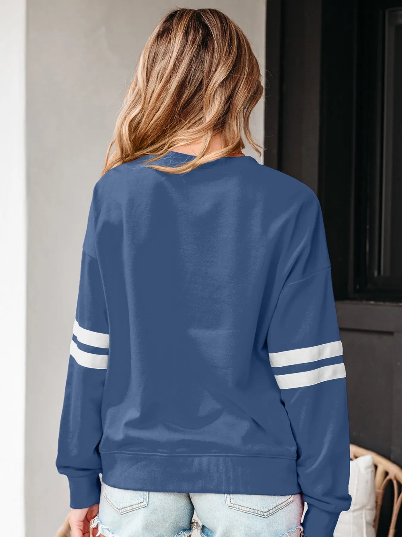 Stripe Round Neck Long Sleeve Sweatshirt 465e4c00-dbdd-460f-800e-08a13363cca8-Max-Origin