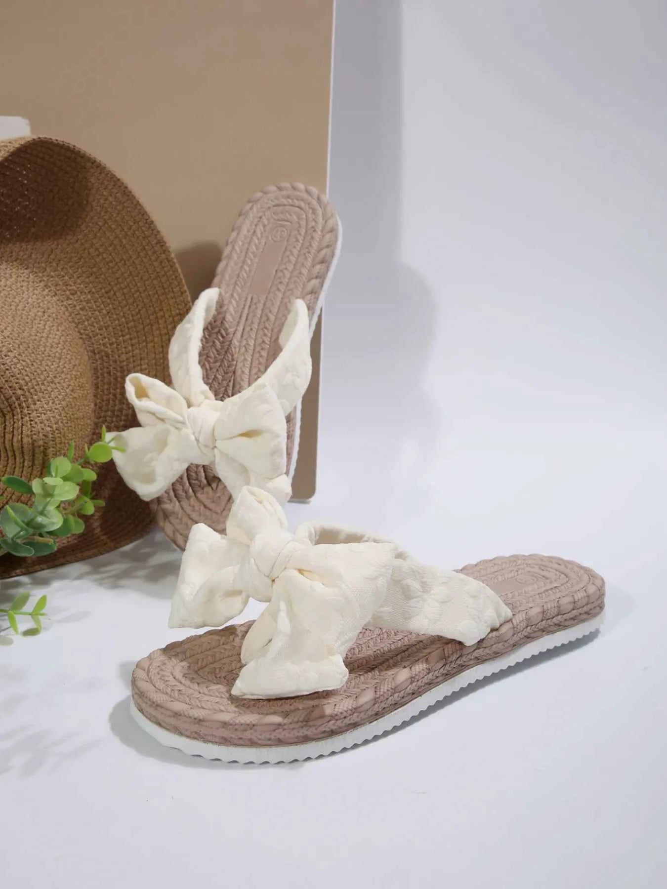 Bow Toe Post Platform Sandals 4673482b3ac94f999e520b8fe16af9e7-Max-Origin