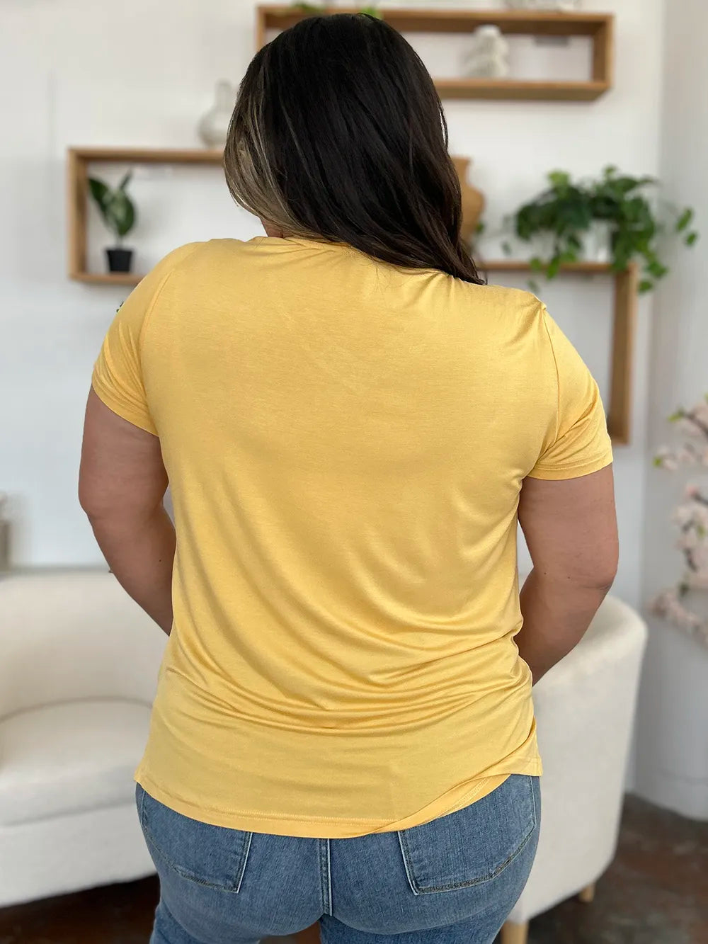 Basic Bae Bamboo Full Size V-Neck High-Low T-Shirt 4694a63c-2a4e-4d29-adc7-1970b606a968-Max