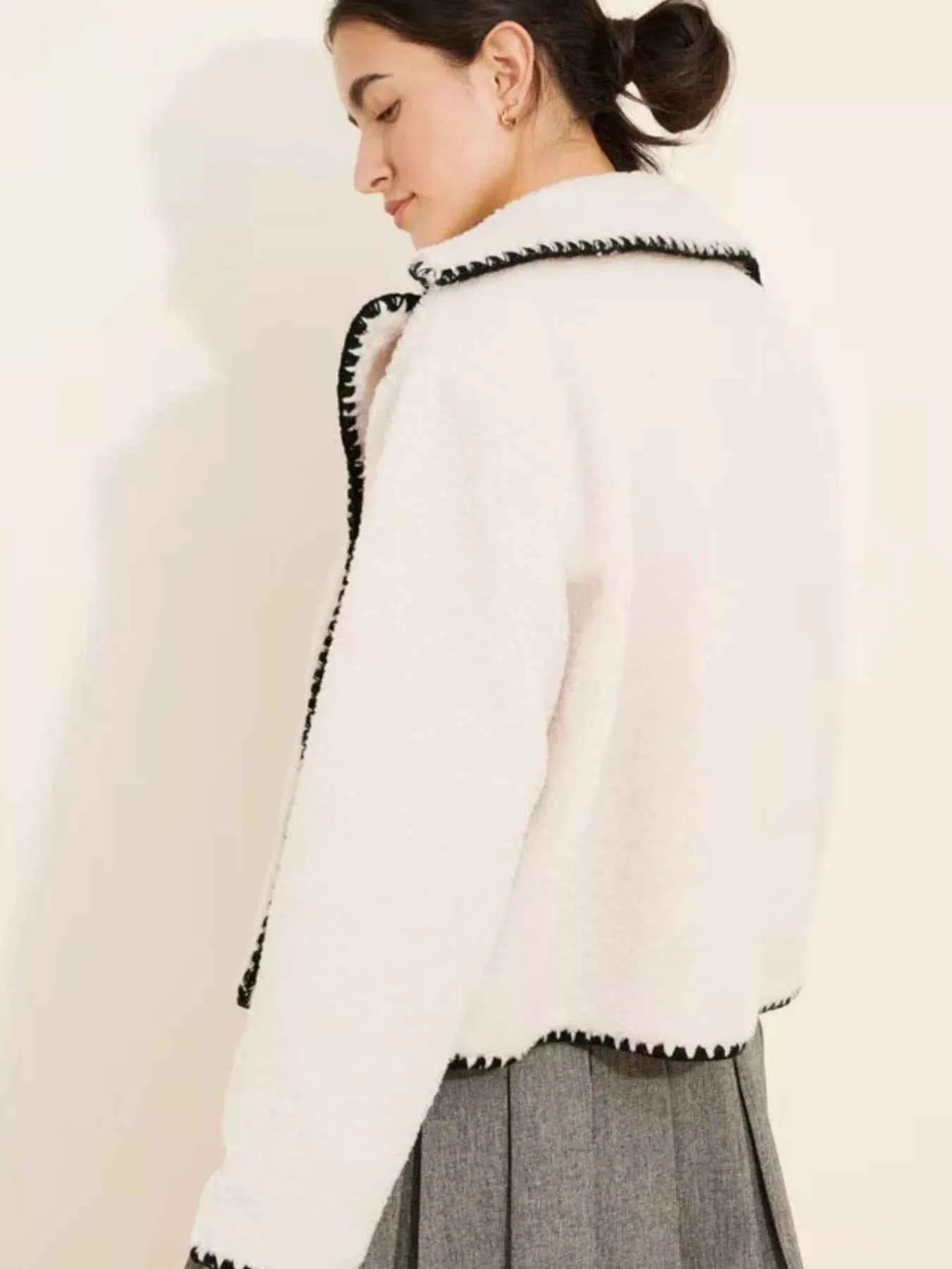 Sherpa Contrast Trim Button Up Outerwear 46a557375bde48e187479c66129416f1-Max-Origin