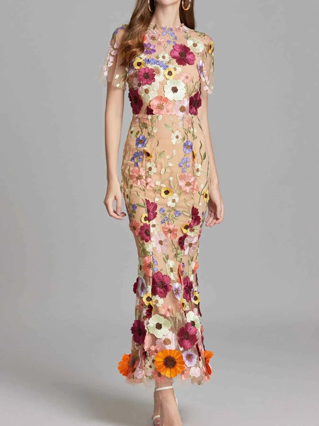 Floral Embroidered Mesh Overlay Maxi Dress 46a927df-97f6-48c2-bbcf-7e57be4123b1-Max-Origin