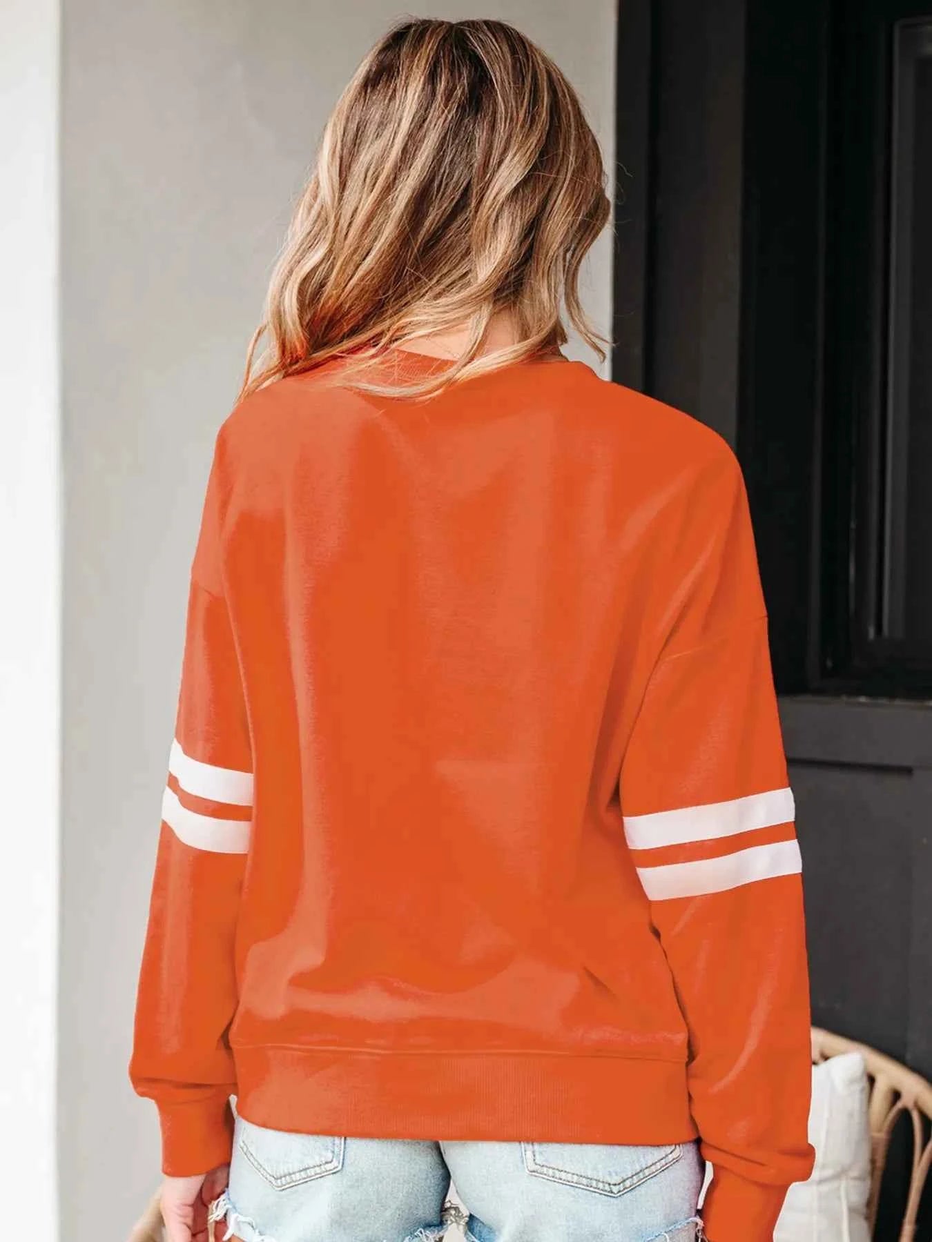 Stripe Round Neck Long Sleeve Sweatshirt 46bb1f40-4ef5-4ff1-8de5-d09a7a6d2faf-Max-Origin