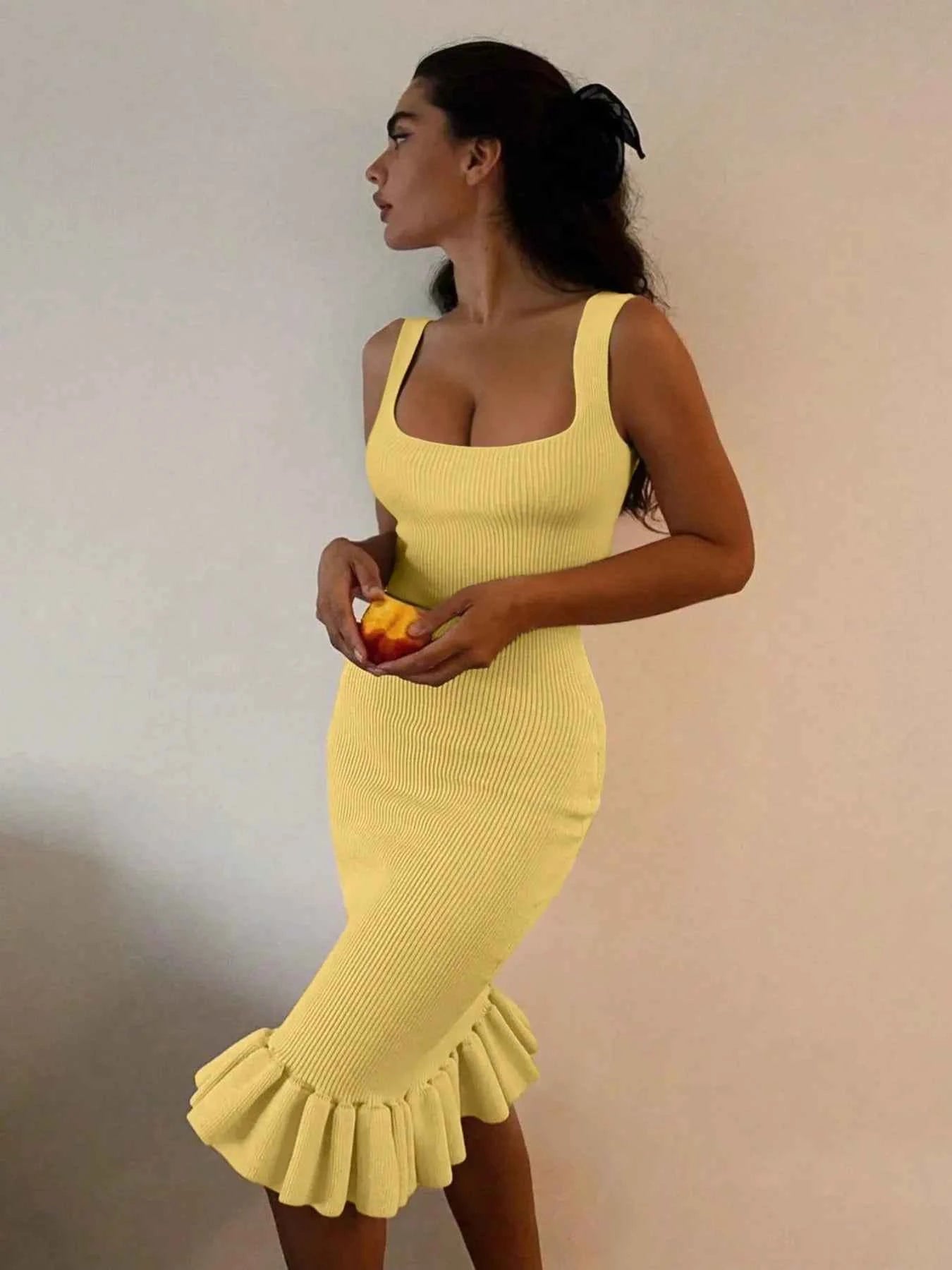 Ribbed Knit Bodycon Mermaid Dress with Ruffle Hem 47897c9f-43c7-4d3f-8ca1-76fd946389c6-Max-Origin