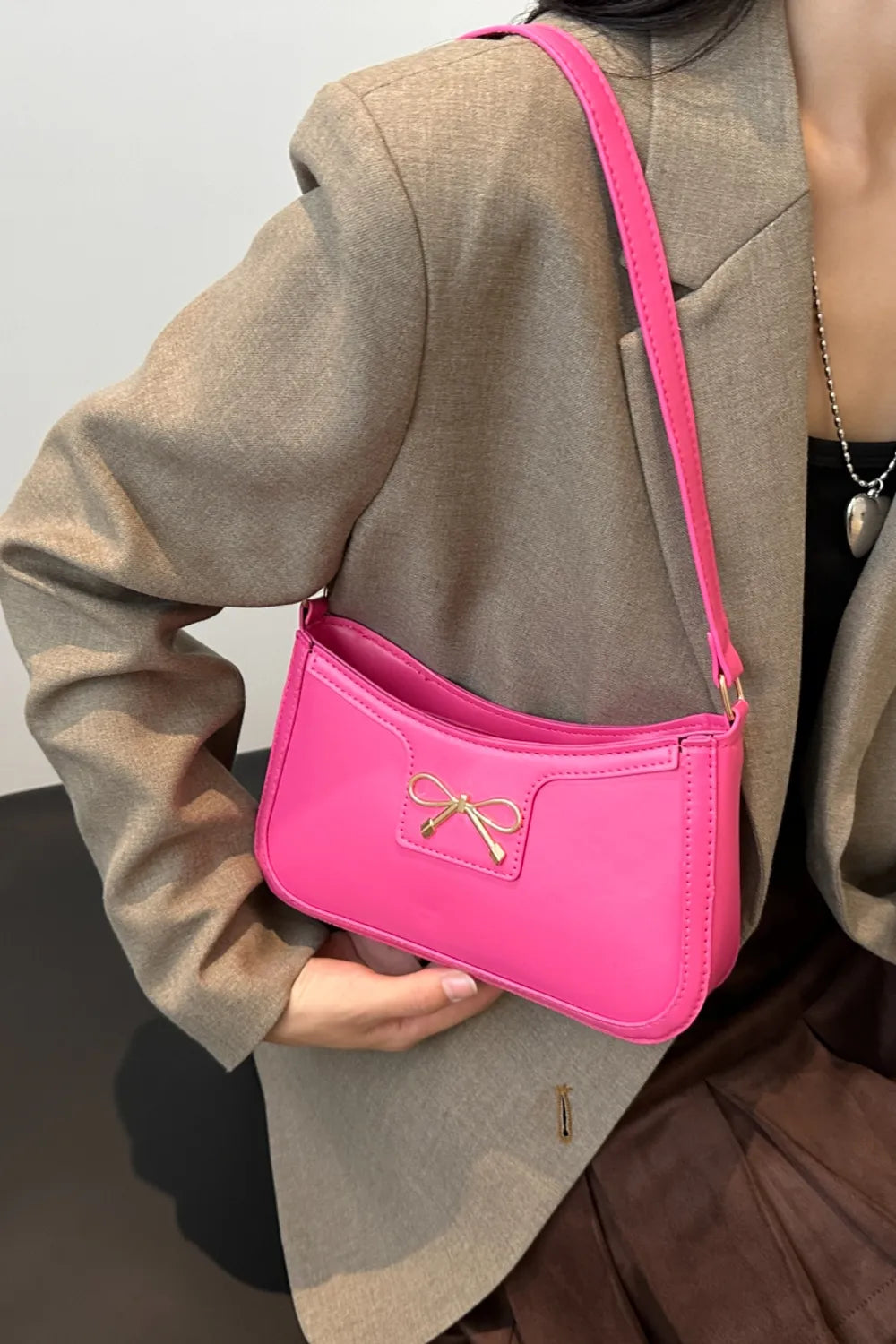 Bow Trim PU Leather Shoulder Bag 4810eded-e227-4f81-ac88-fee17c8be41b-Max