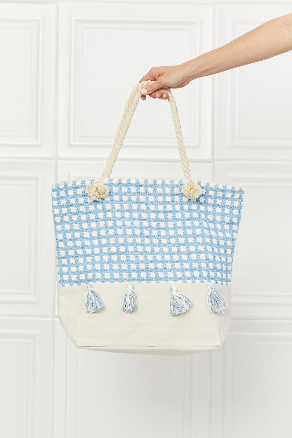 Justin Taylor Picnic Date Tassel Tote Bag 487f7f07e65c4196ab6ef1a43d223466-Max
