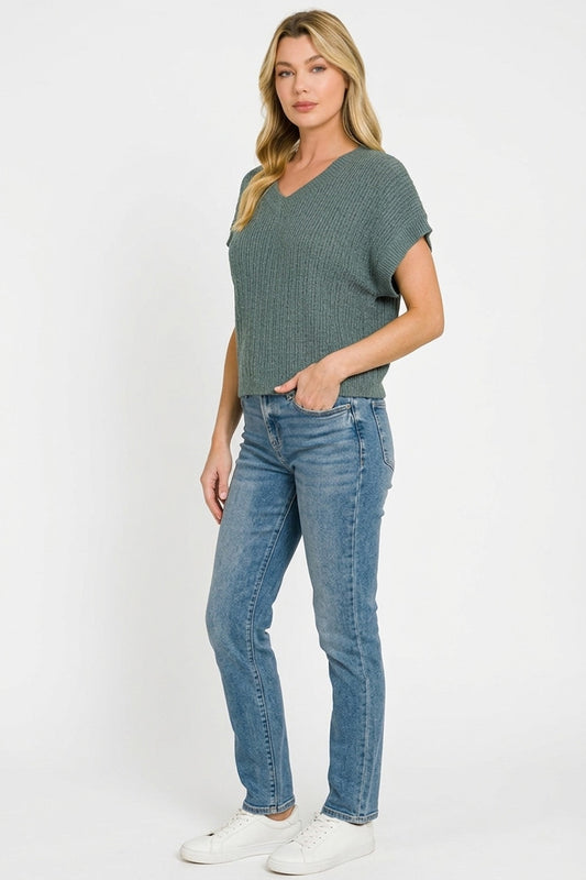 Textured Knit V-Neck Cropped Sweater 48b6f773-7a61-4c52-9901-26d1284092c7-Max