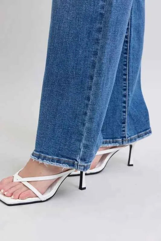 Full Size High Waist V-Front Vintage Wash Straight Jeans Plus Size 48f1aba7bd9f44d8993b210feb51b2b6-Max-Origin
