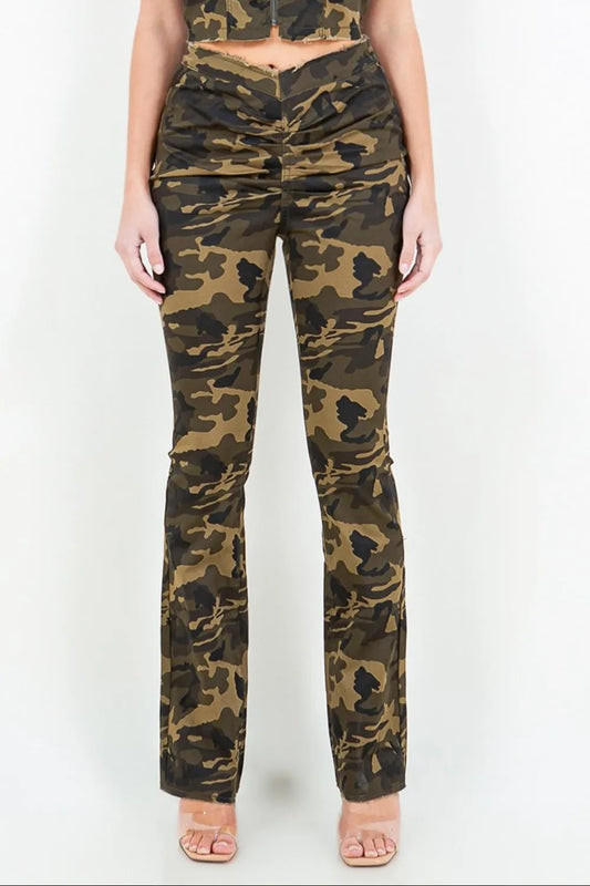 V-Cut Ruched Camo Flare Pants with Pockets - Raw Hem Cotton 491673c1-6263-4611-827c-51d597c37825-Max