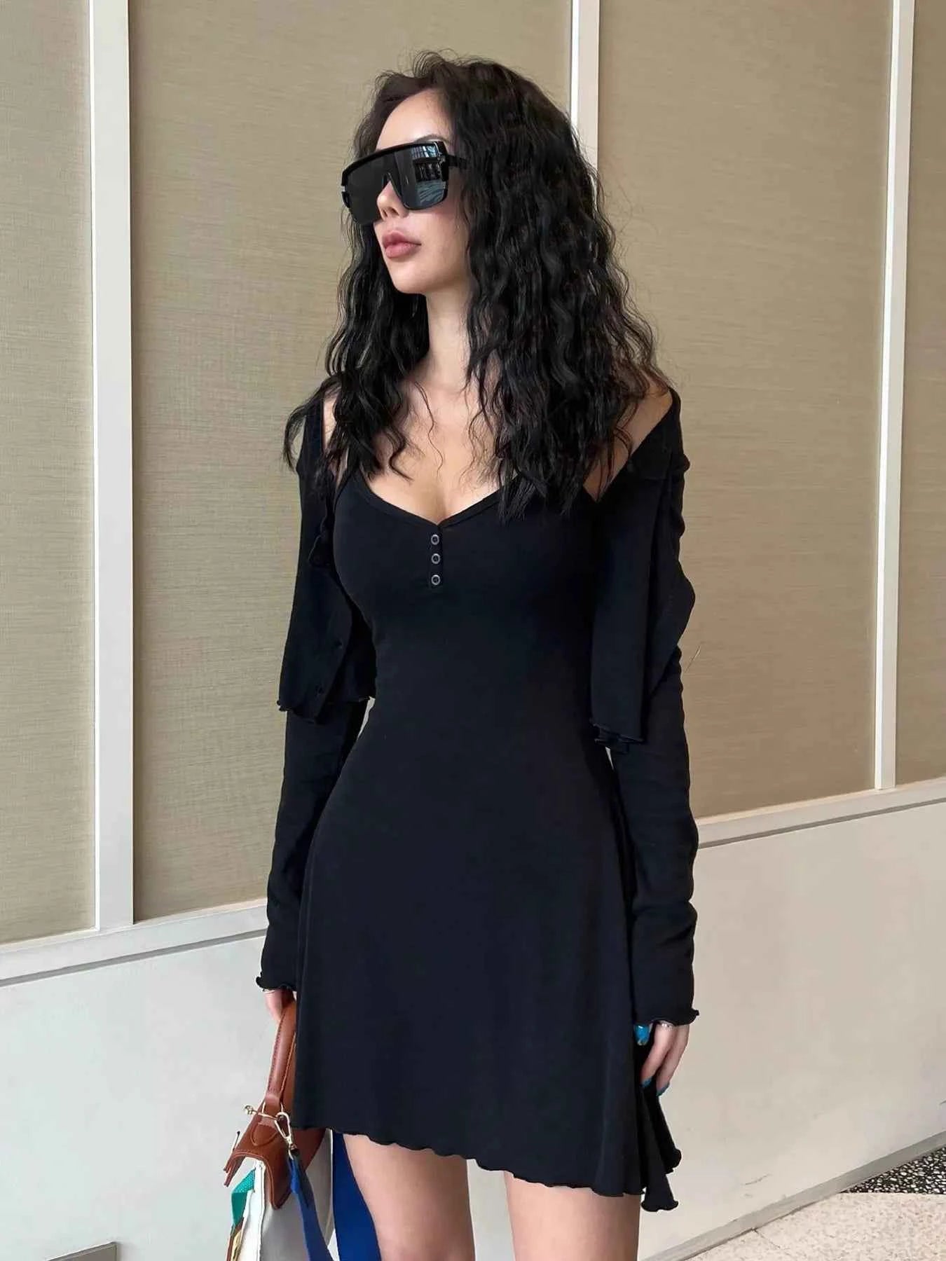 V-Neck Cami Dress and Cardigan Set 49484c26-8092-4c1f-b4d5-5b2313a74a35-Max-Origin