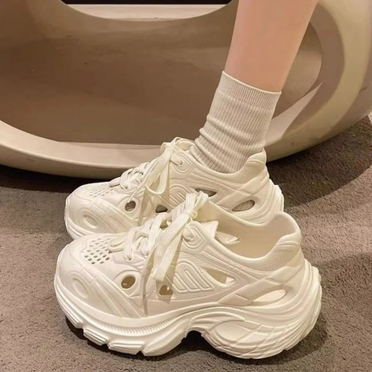 Round Toe Platform Sandals White 49d3cd06-0798-42e1-bb1c-63ddb27e1909-Max-Origin
