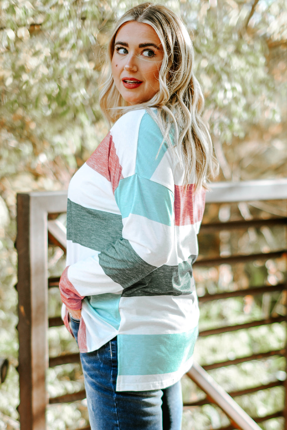 Green Plus Size Colorblock Pullover Top 49f255e84a79d5f3