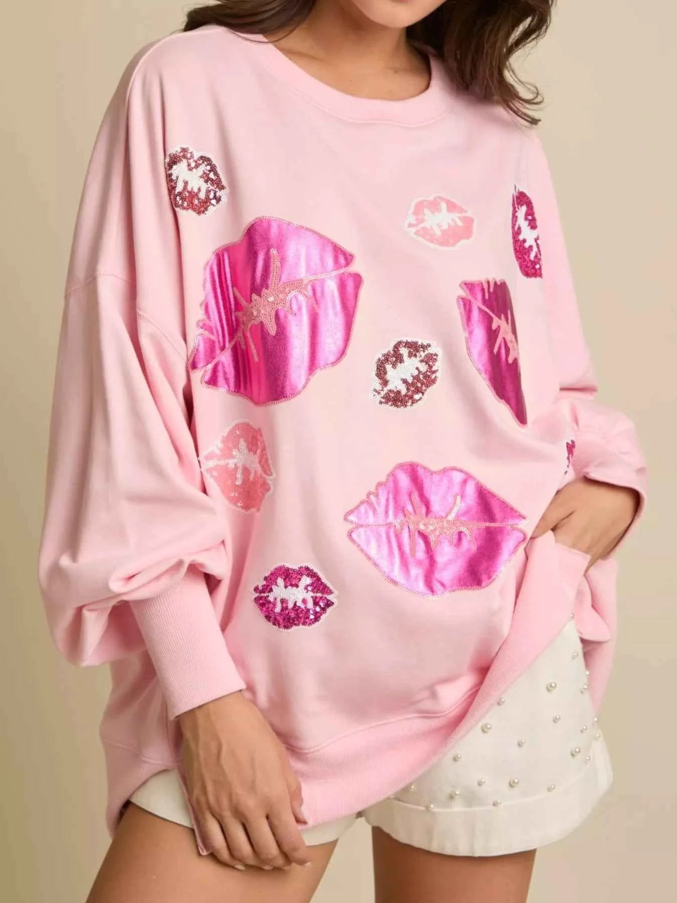 Lips Round Neck Dropped Shoulder Sweatshirt 4a1e03f4-85ec-48d3-bd4f-9447b58296a5-Max-Origin