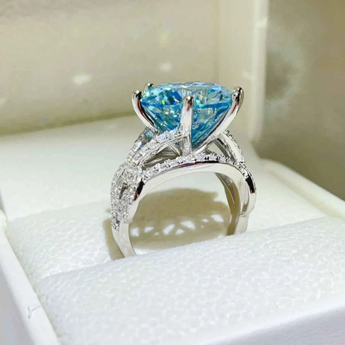 10 Carat Moissanite 925 Sterling Silver Ring Pastel Blue 4a87daf9-5d3a-422f-b1be-3fb8dc9e80fe-Max-Origin
