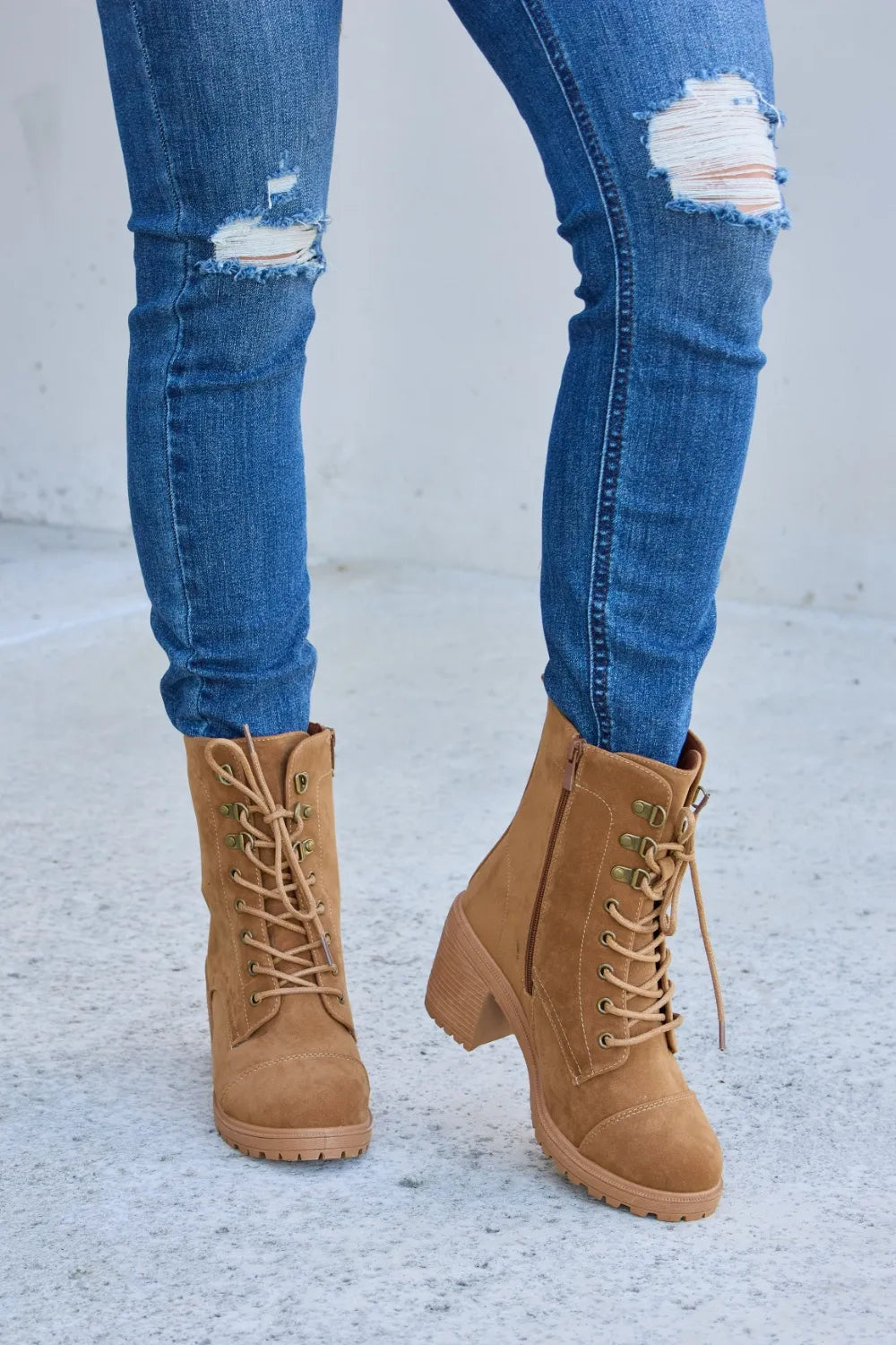Forever Link Lace-Up Zipper Detail Block Heel Boots 4b0157f0-b1b8-43dd-9464-dc022b9a3166-Max