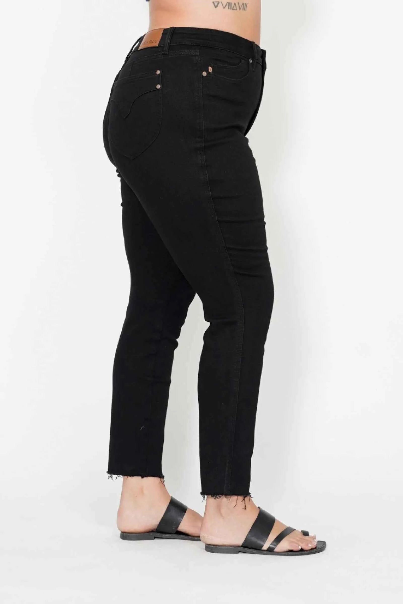 Judy Blue Full Size High Waisted Tummy Control Shield Pockets Skinny Jeans Plus Size 4b149d7b-2fb3-4463-8b37-201cd6957e85-Max-Origin