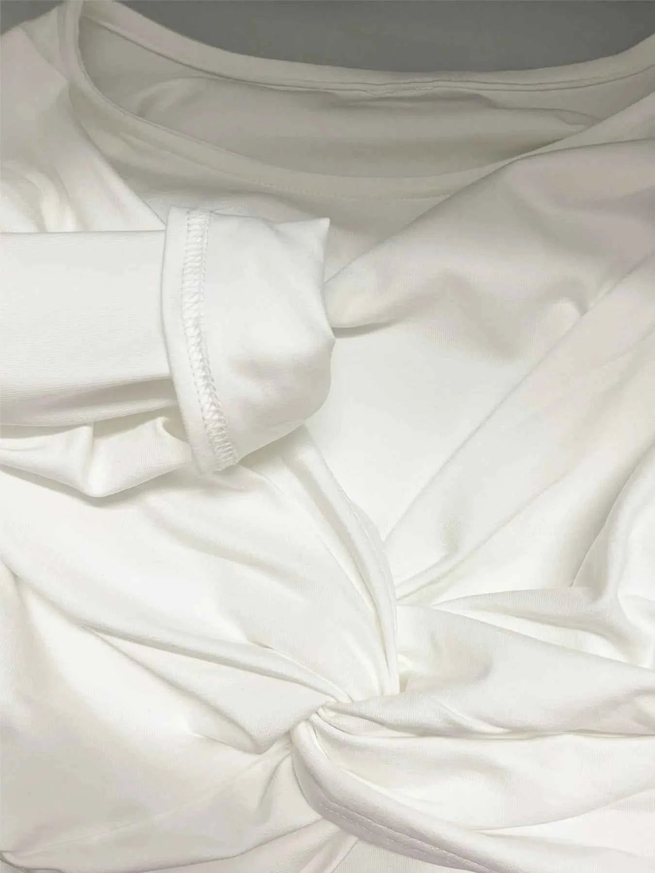 Twist Front Long Sleeve Bodysuit 4b2696bcc39e4a72813b7b52128f2f80-Max-Origin