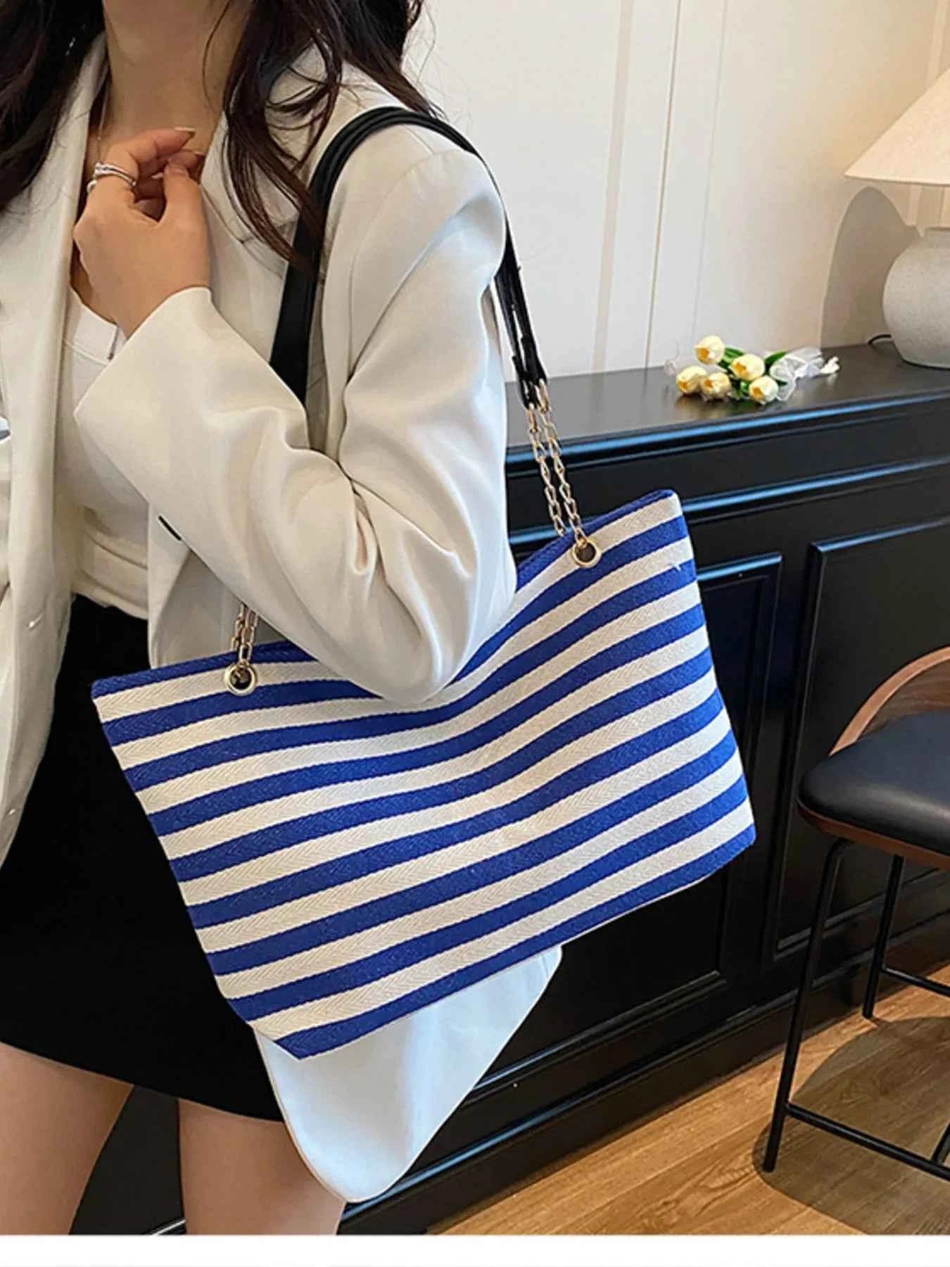 Striped Shoulder Bag with Chain Detail 4b429e4b2b0c4010ae19f34903e0bf5a-Max-Origin