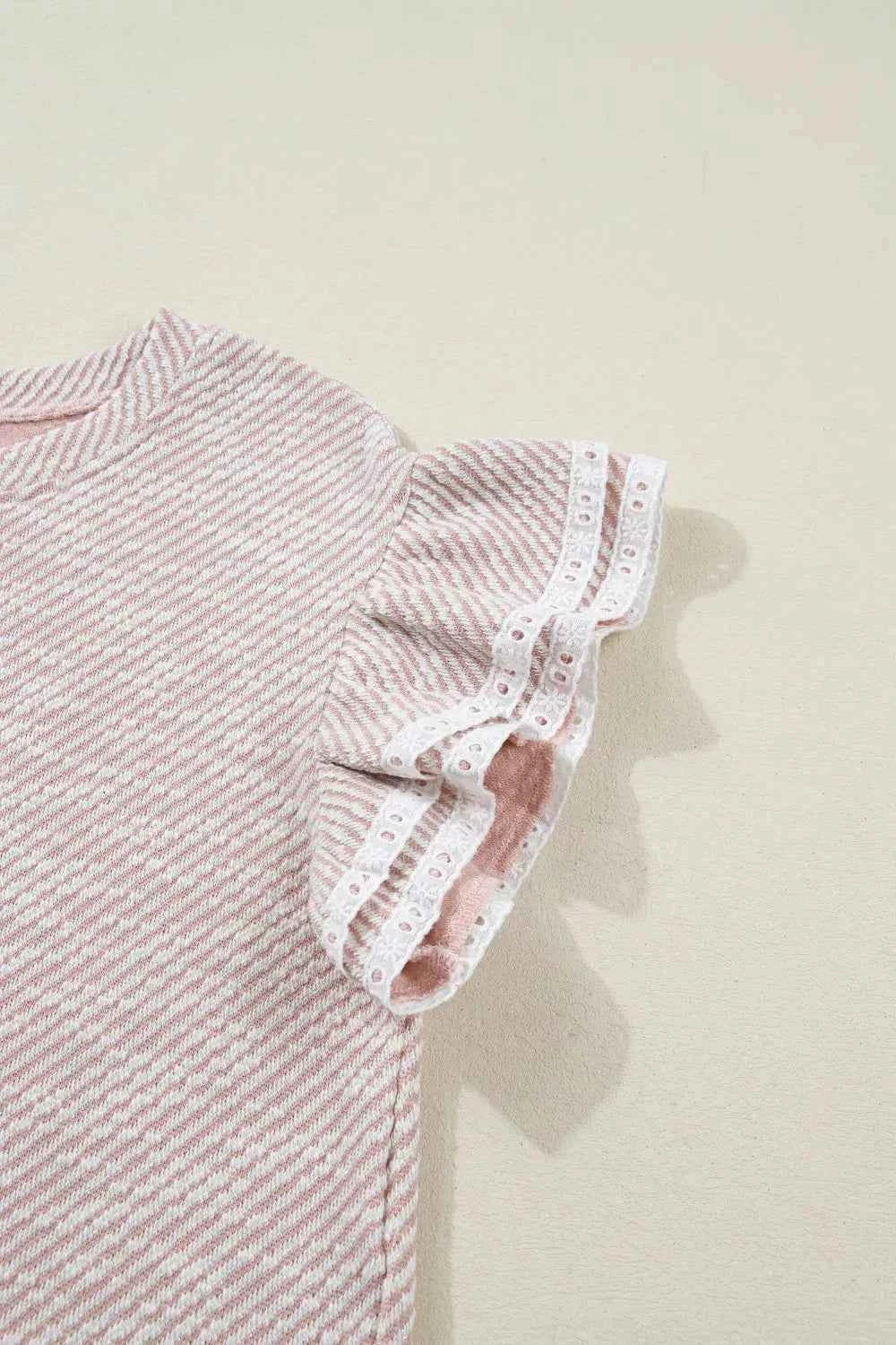 Twilled Print Lace Trim Ruffled Short Sleeve Blouse 4b868c68-c17d-45e0-b7ac-03a012fe8e8f-Max-Origin