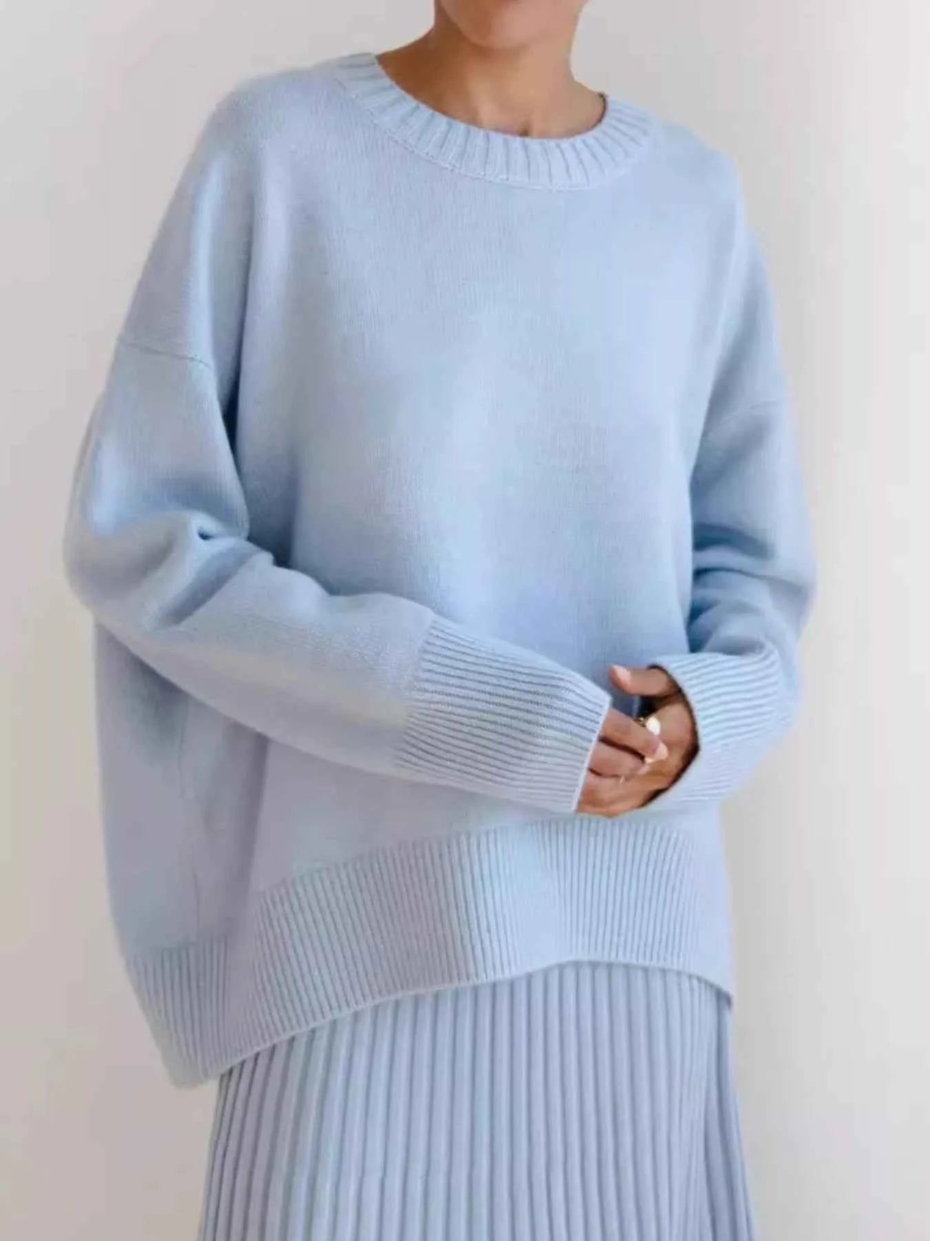 Ribbed Hem Round Neck Sweater 4c2cb3c8-4936-475a-be7d-ac321024a91c-Max-Origin
