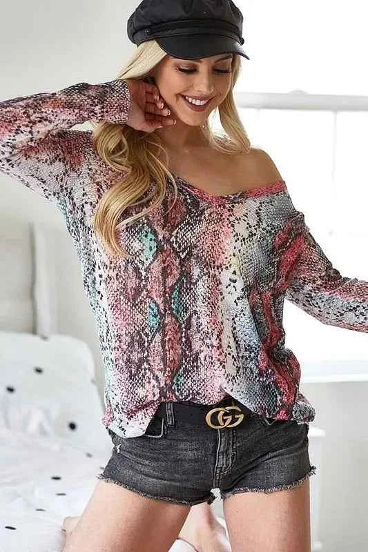 BiBi Snakeskin Print Low Gauge Hacci V Neck Top 4c2db427437e47dbaafd79c248ee04cd-Max-Origin