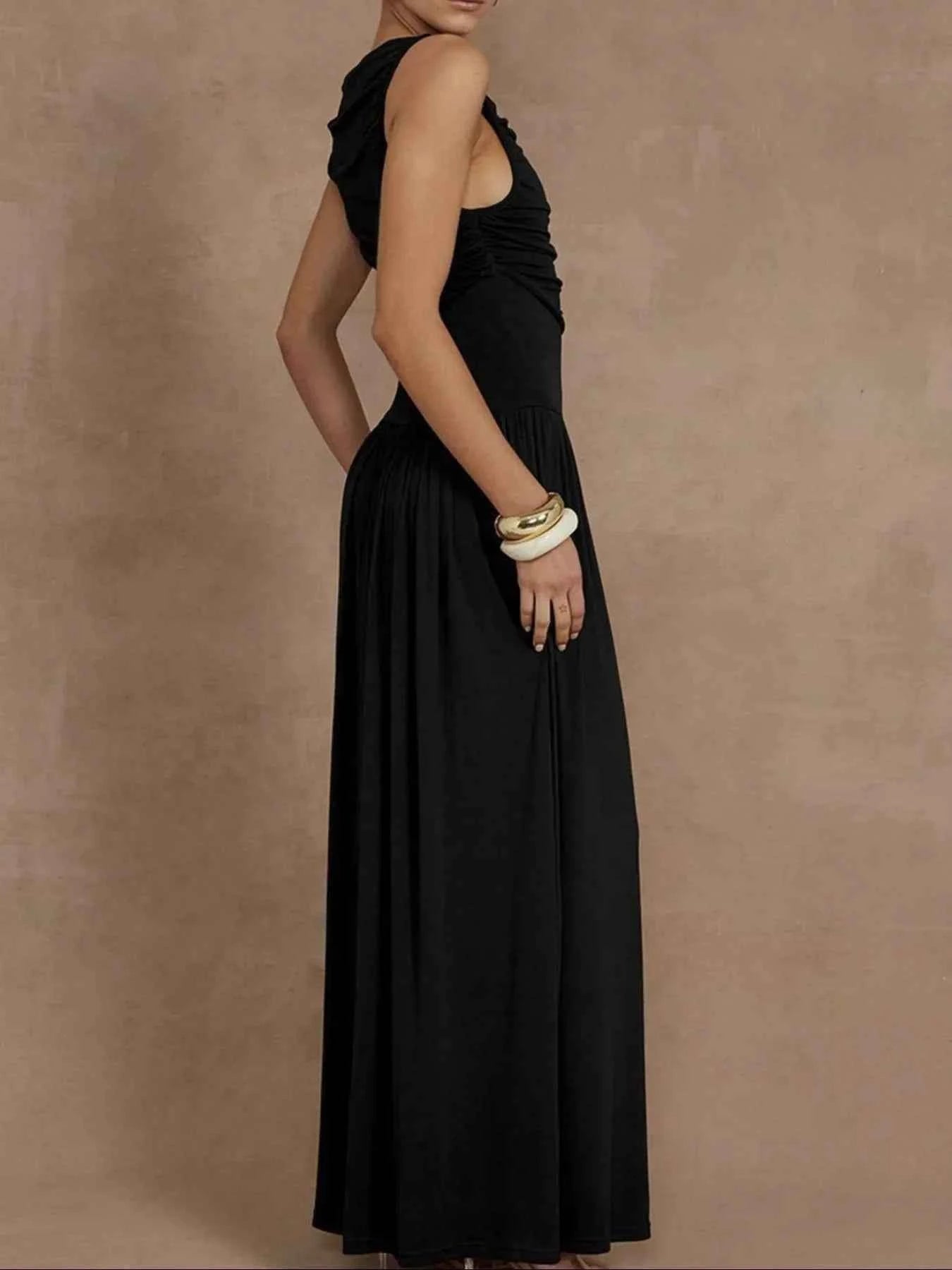 Full Size Ruched Sleeveless Maxi Dress Plus Size 4c4f4145-5dc9-416a-98d6-427fba276abb-Max-Origin