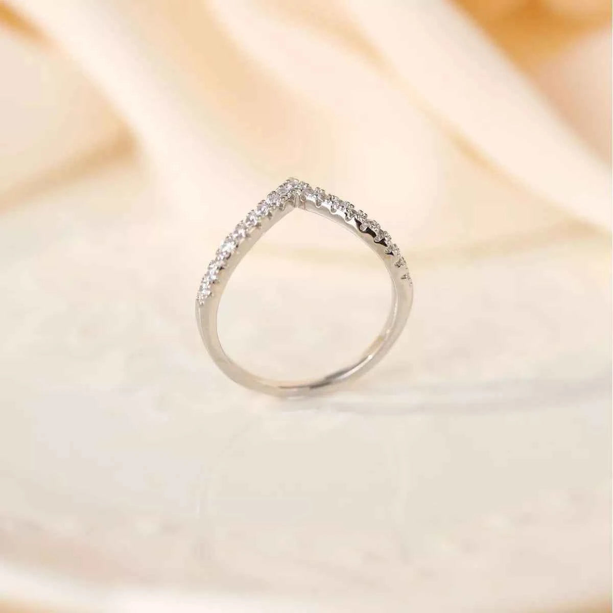 925 Sterling Silver V-Shaped Ring 4c949915-0ba4-49df-ac25-e66288d8f715-Max-Origin
