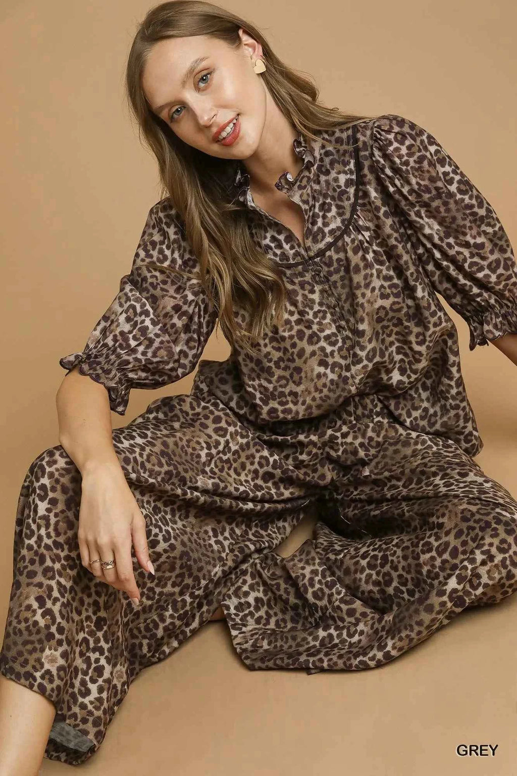 Umgee Leopard Print Ruffle Neck Blouse 4c97de5c-e038-4cde-9dd8-df050f3acbbd-Max-Origin