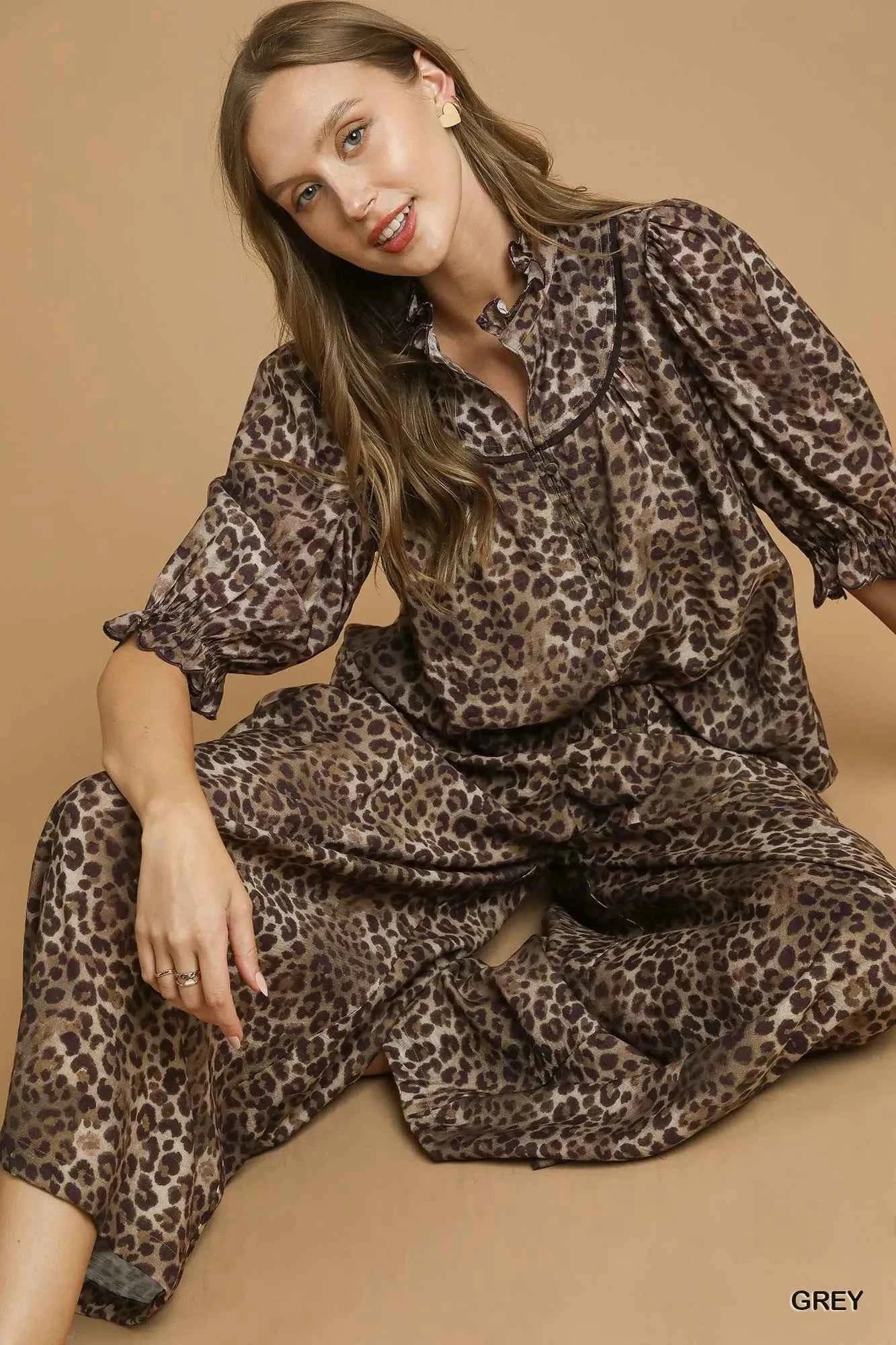 Umgee Leopard Print Ruffle Neck Blouse 4c97de5c-e038-4cde-9dd8-df050f3acbbd-Max-Origin