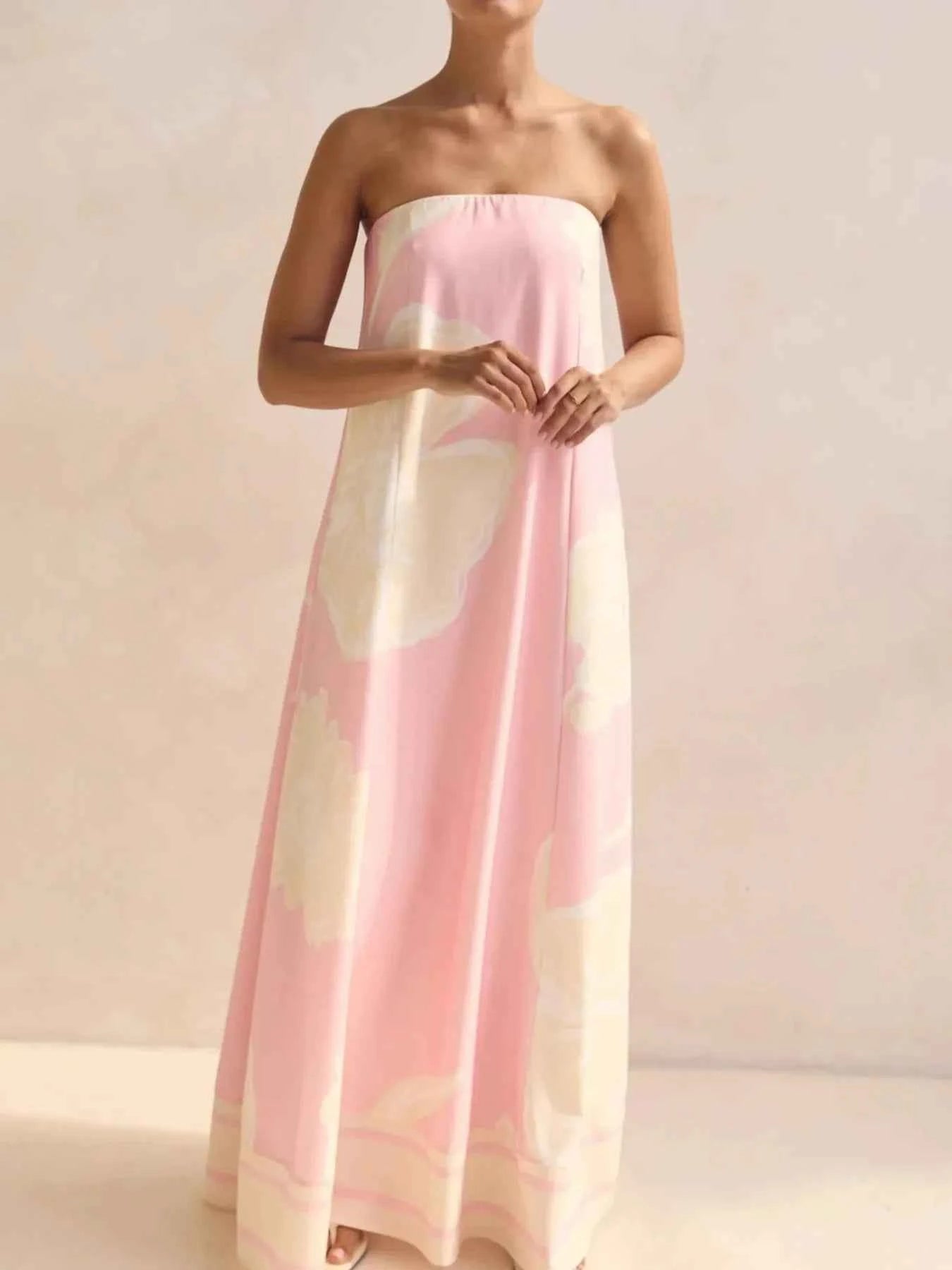 Smocked Printed Tube Maxi Dress 4cffd7d8-f10c-4168-b809-48a1bdfc16c2-Max-Origin