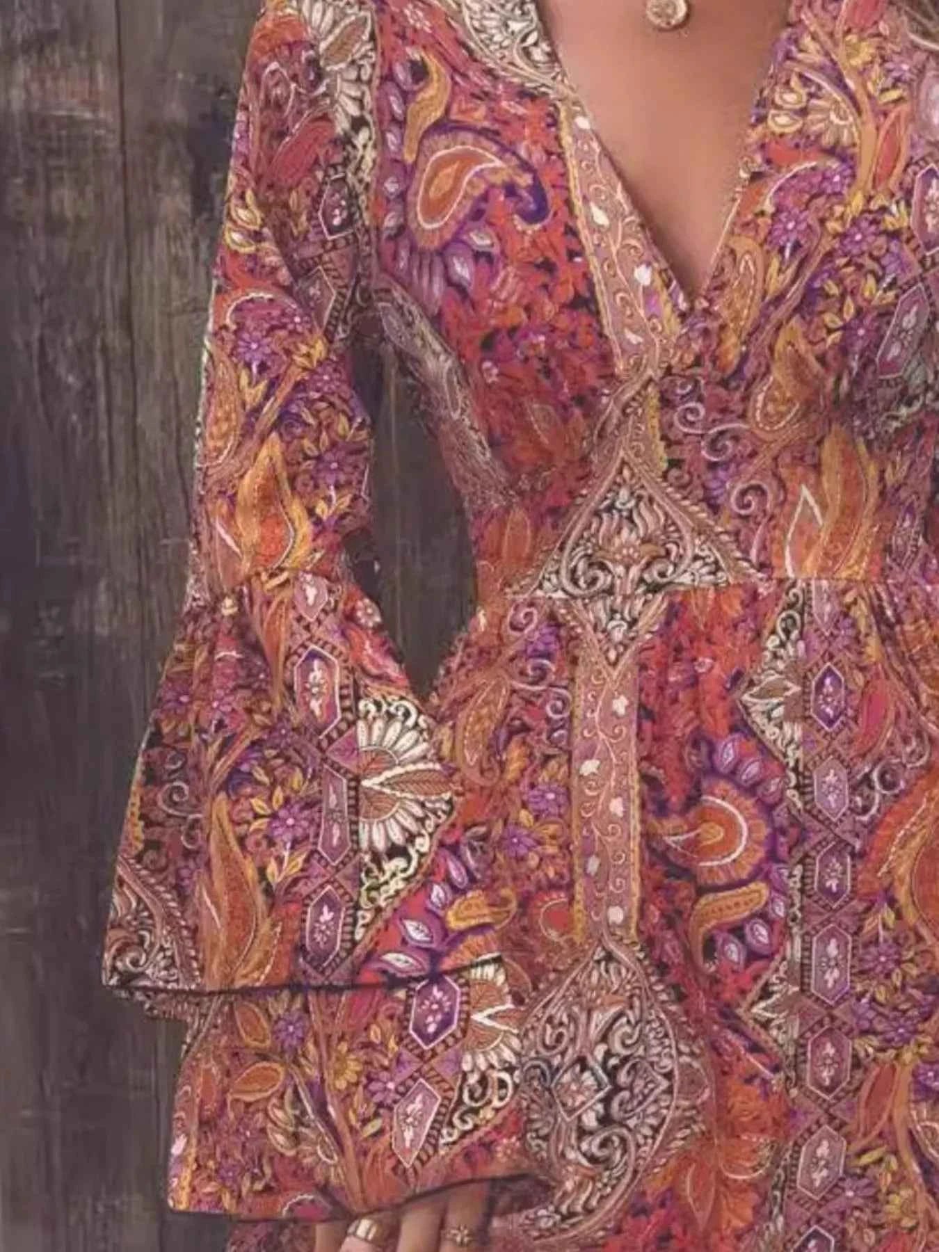 Paisley Print V-Neck Flounce Sleeve Dress 4d7c62e1-f908-4db5-8b15-97941b18ffb3-Max-Origin