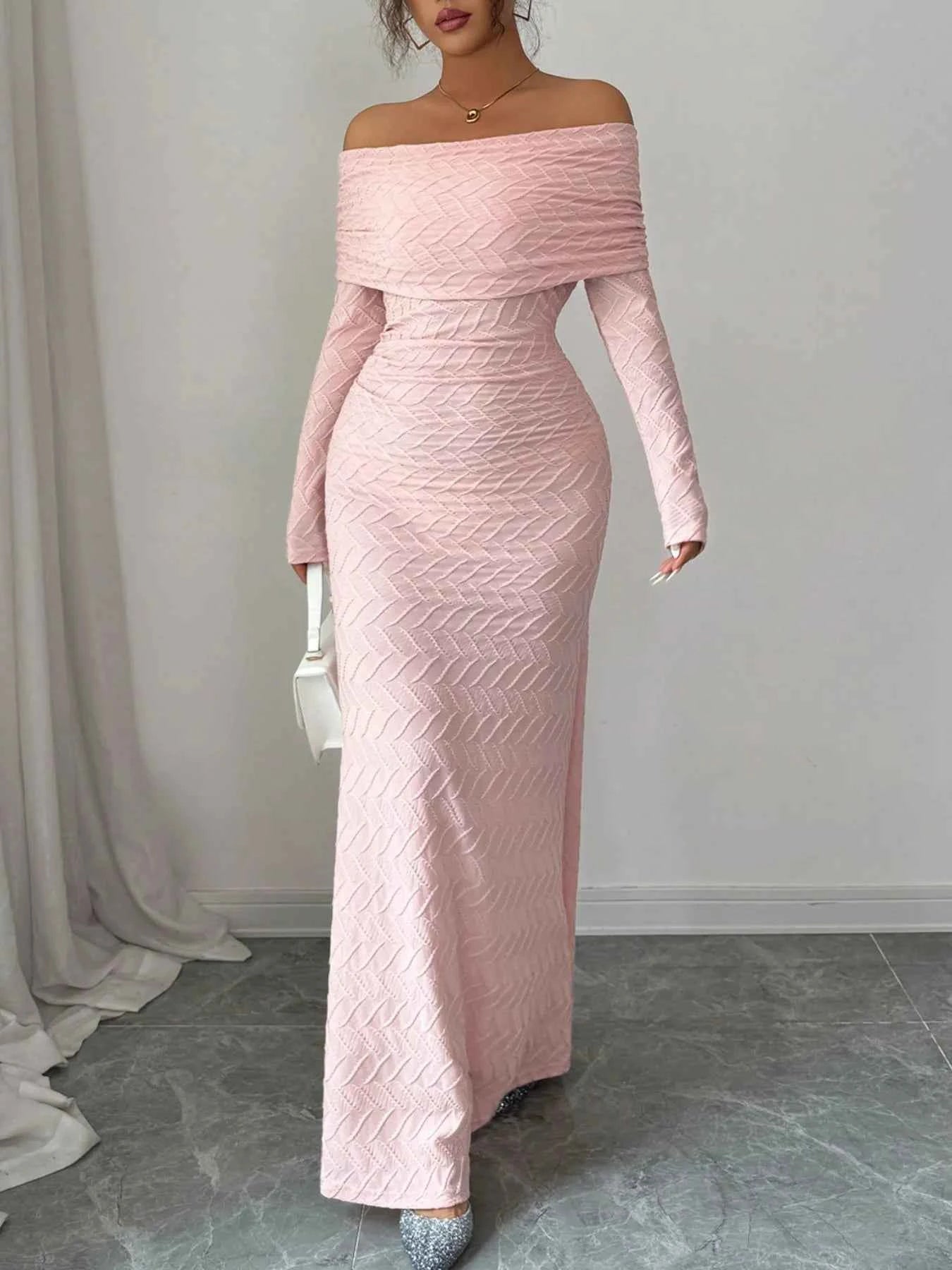 Off Shoulder Mermaid Maxi Dress 4da1a79e-5d19-4b5b-8e38-fbd9731e837d-Max-Origin