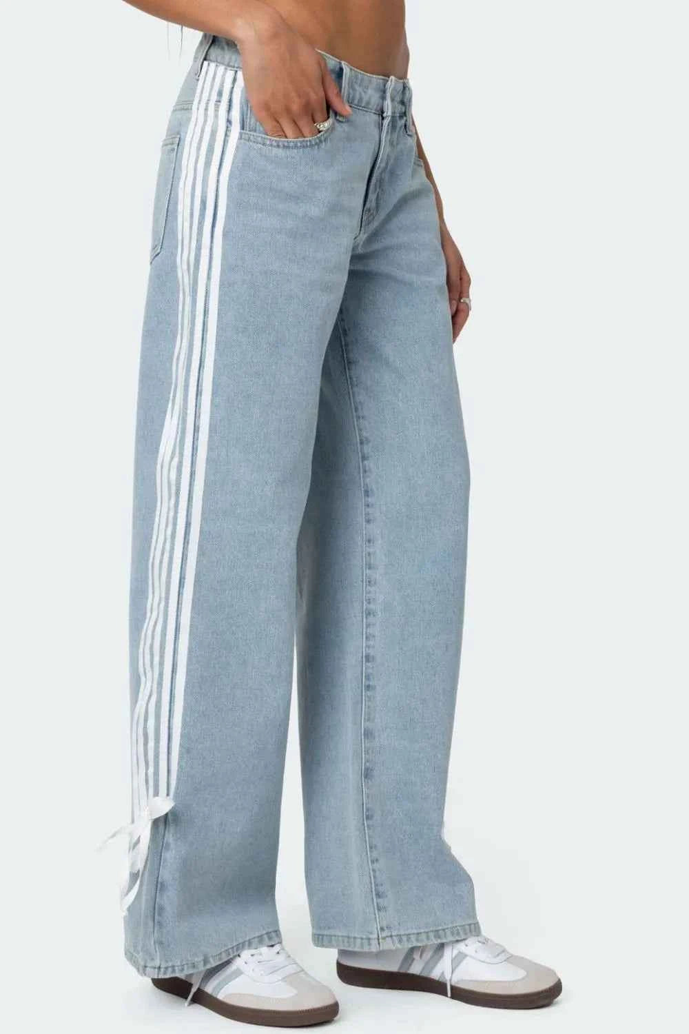Side Striped Wide Leg Jeans 4e1abca5-daad-42ac-99a7-e0a45cb543c1-Max