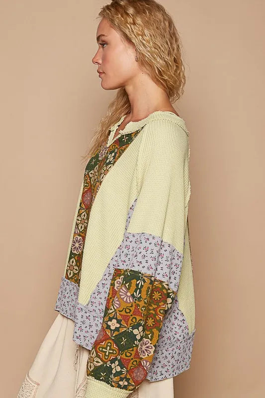 POL Exposed Seam Printed Notched Raglan Sleeve Knit Top 4e5e5edf-1e28-48a7-9566-31887e029213-Max