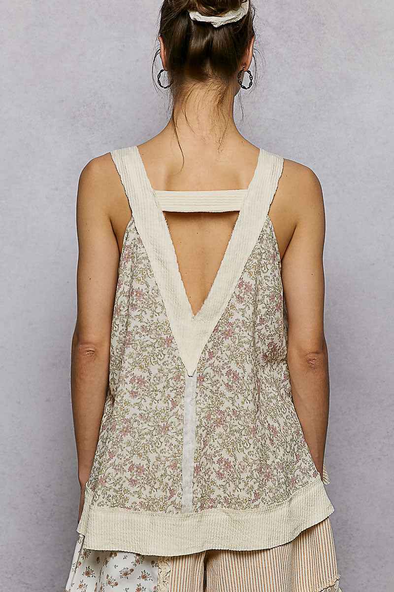 POL Floral V-Neck Tank with Front Pocket 4e7d4076-26c4-4b04-b6fc-c01dd38a4c10-Max