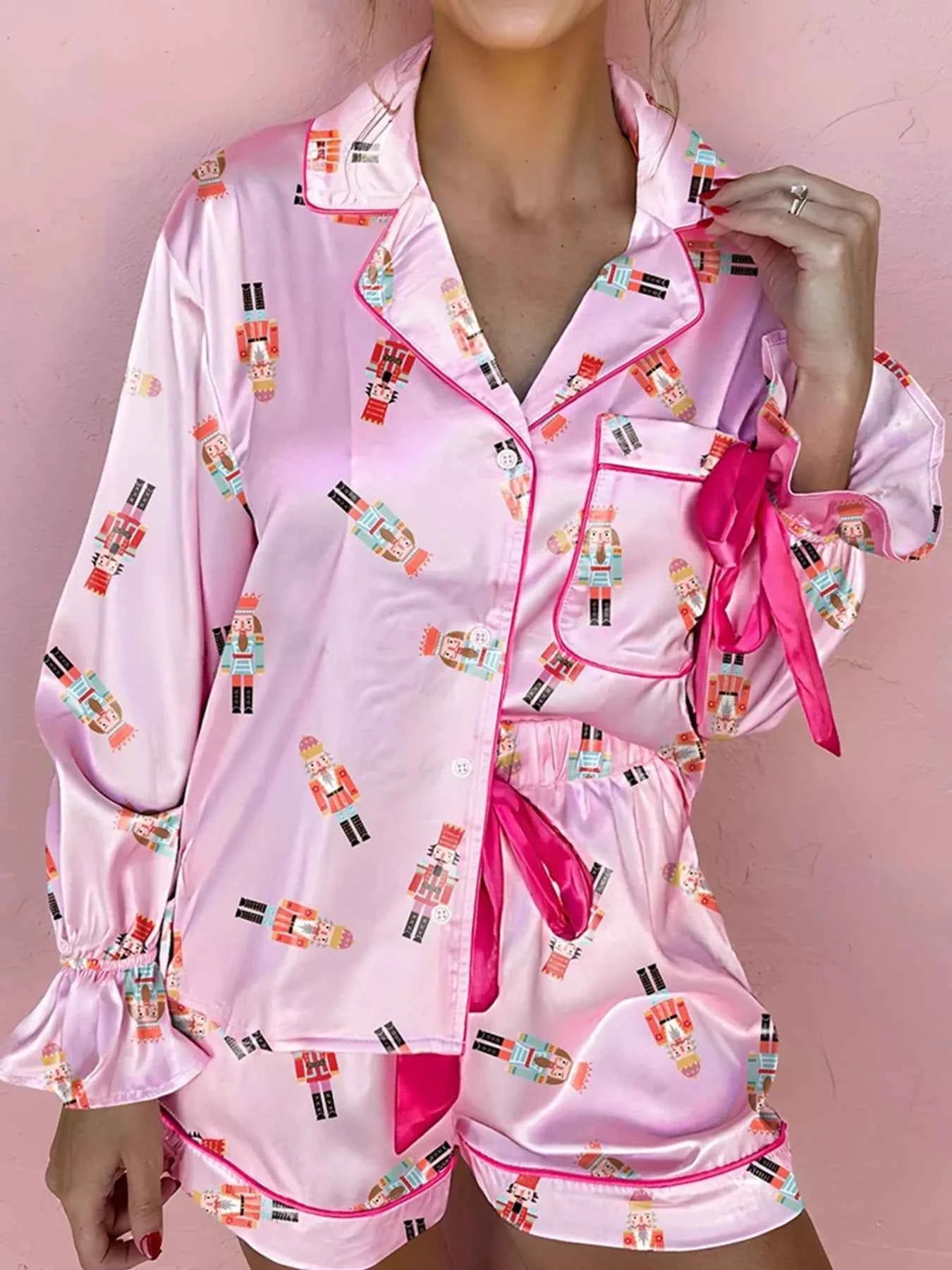 Nutcracker Print Contrast Trim Top and Shorts Pajama Set Pink 4e8f25d0b74845518cbb6ff185206ca9-Max-Origin