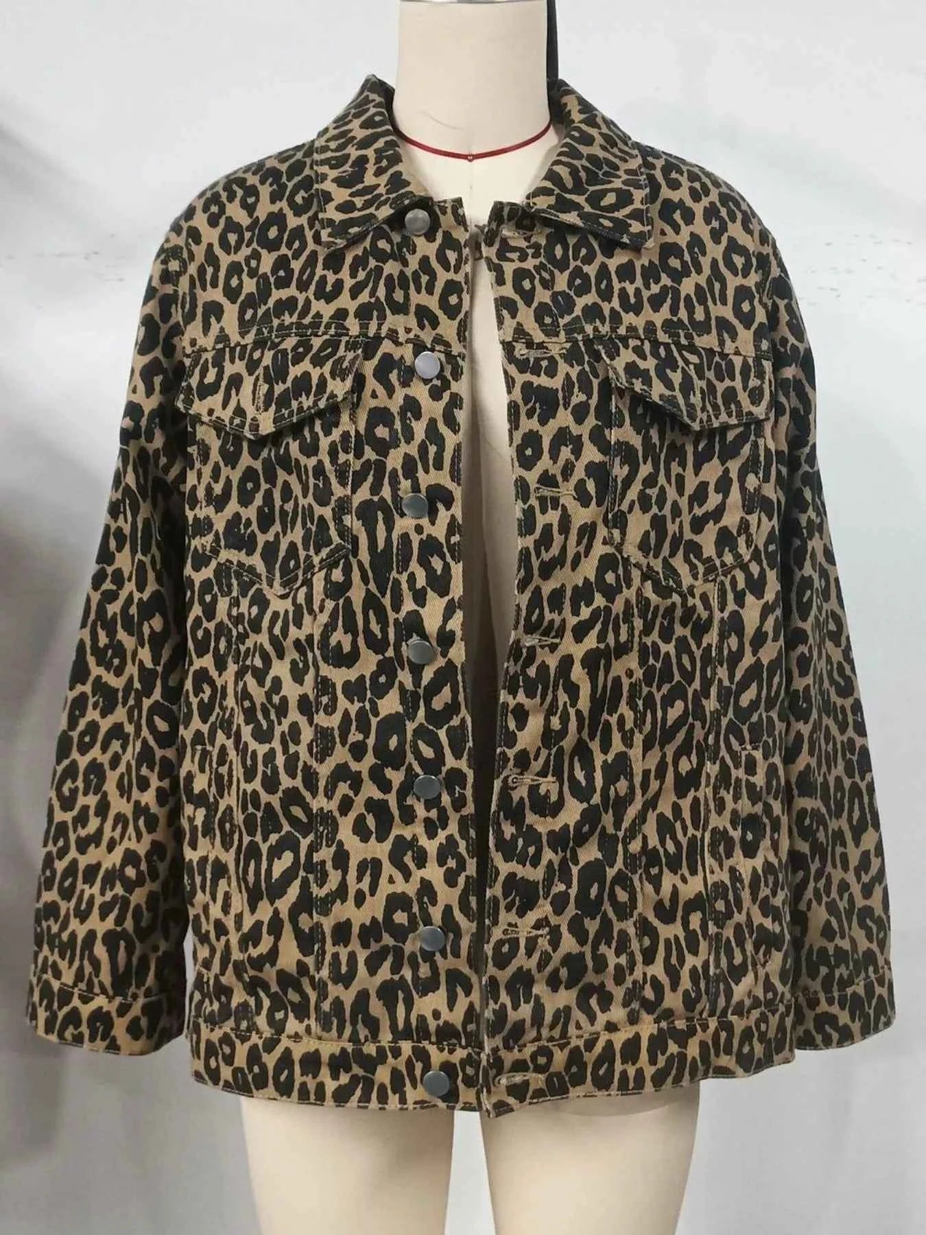 Leopard Button Up Long Sleeve Denim Jacket 4ea933e2-6709-4458-bc59-ccc2e83d5fce-Max-Origin