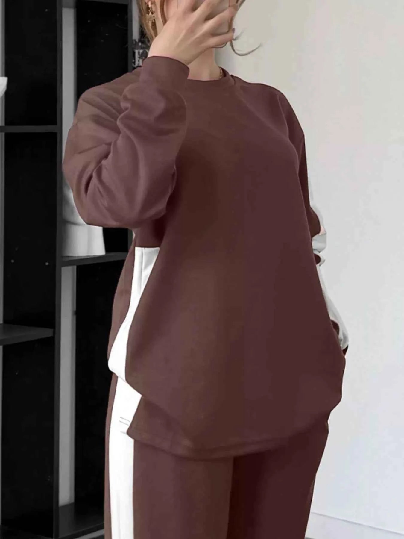 Full Size Contrast Round Neck Top and Pants Set Plus Size 4ef0856b-9e18-4cb7-a762-4c09dd7d92ba-Max-Origin