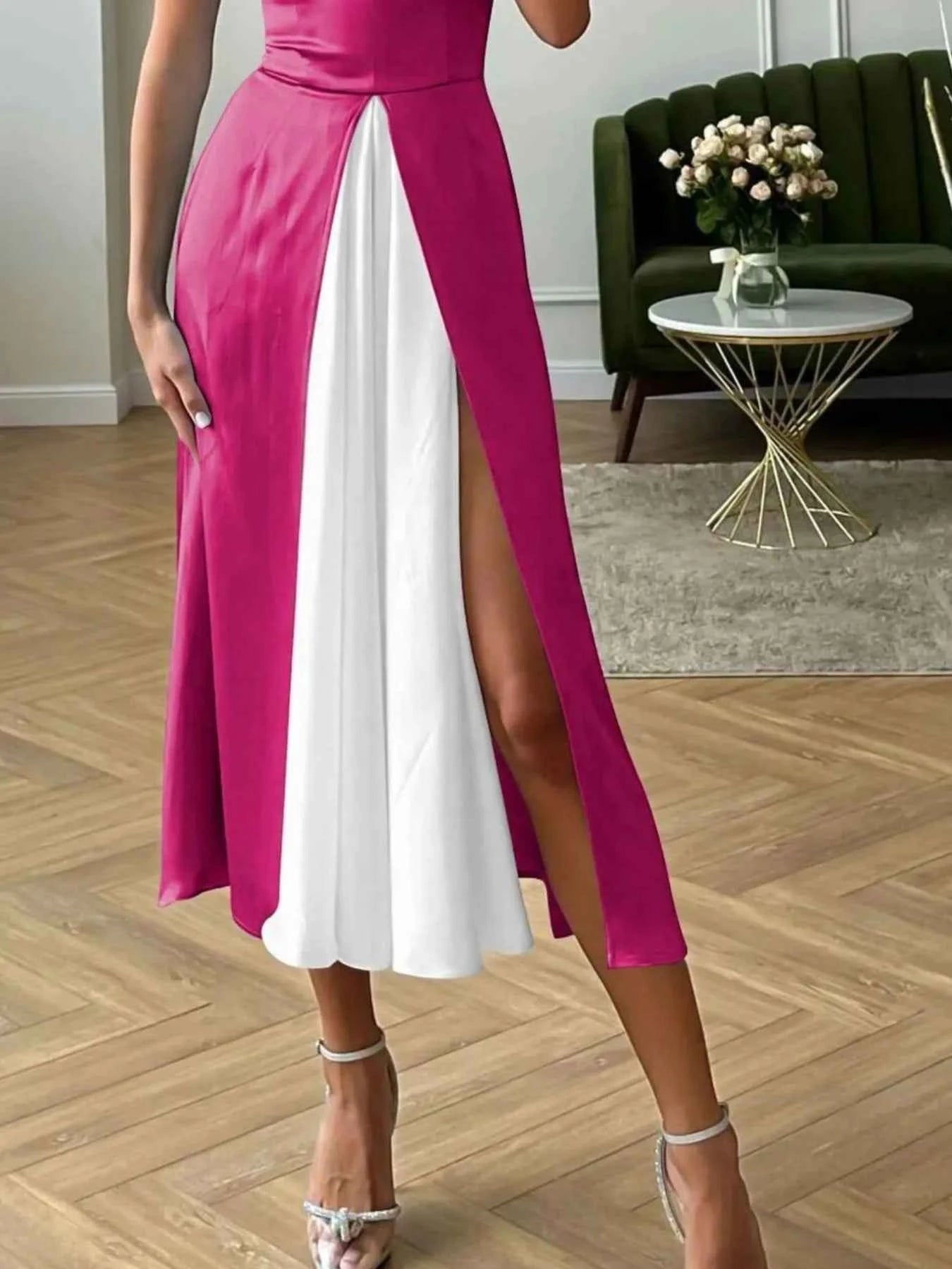 Slit Contrast Sweetheart Neck Midi Dress 4f1a6735-1484-4435-9250-d2dfdf0986cf-Max-Origin