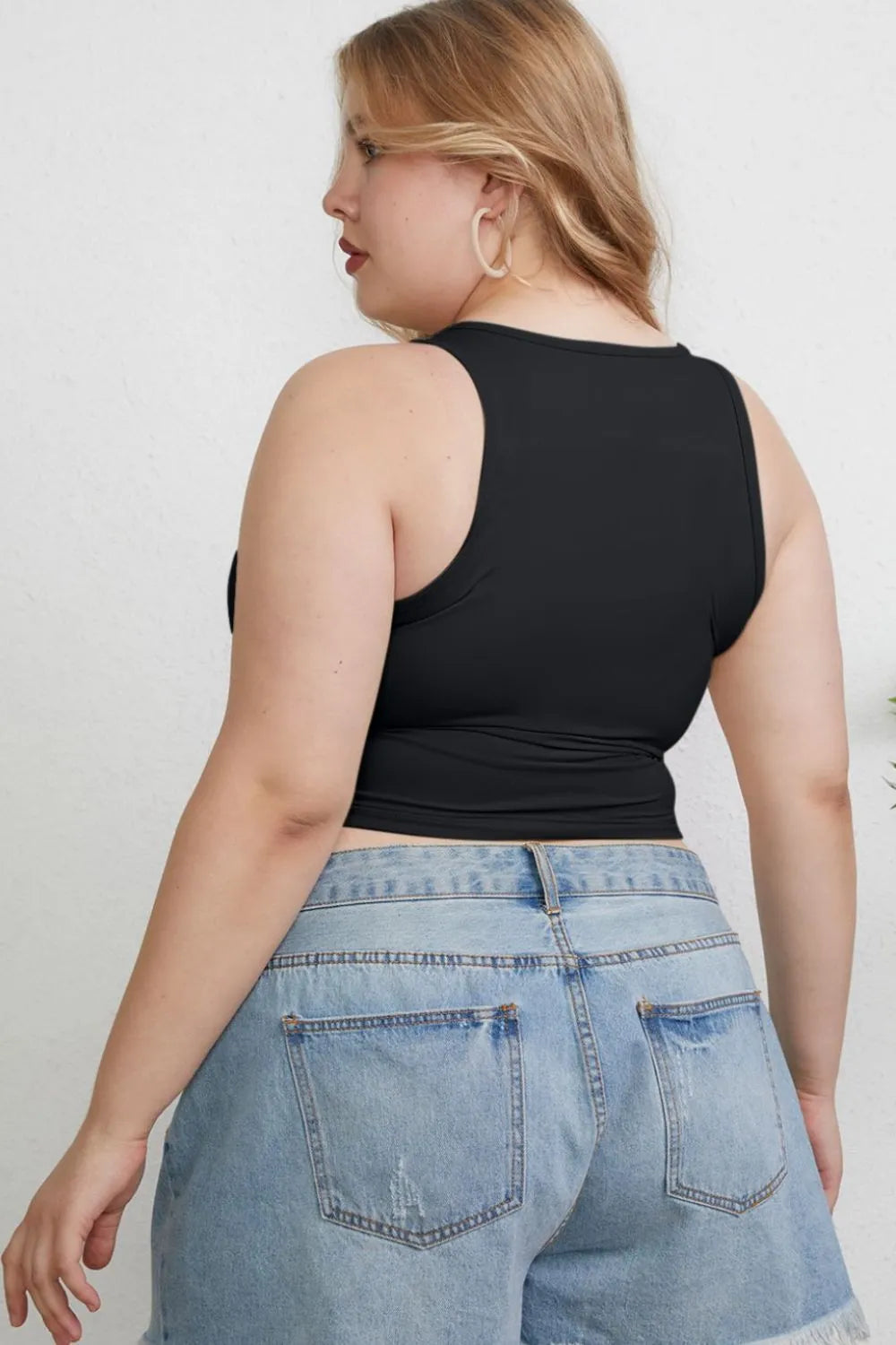 Basic Bae Full Size Round Neck Slim Tank 4f3cfc5f-ade1-4e05-aac2-e1b98dcb113d-Max