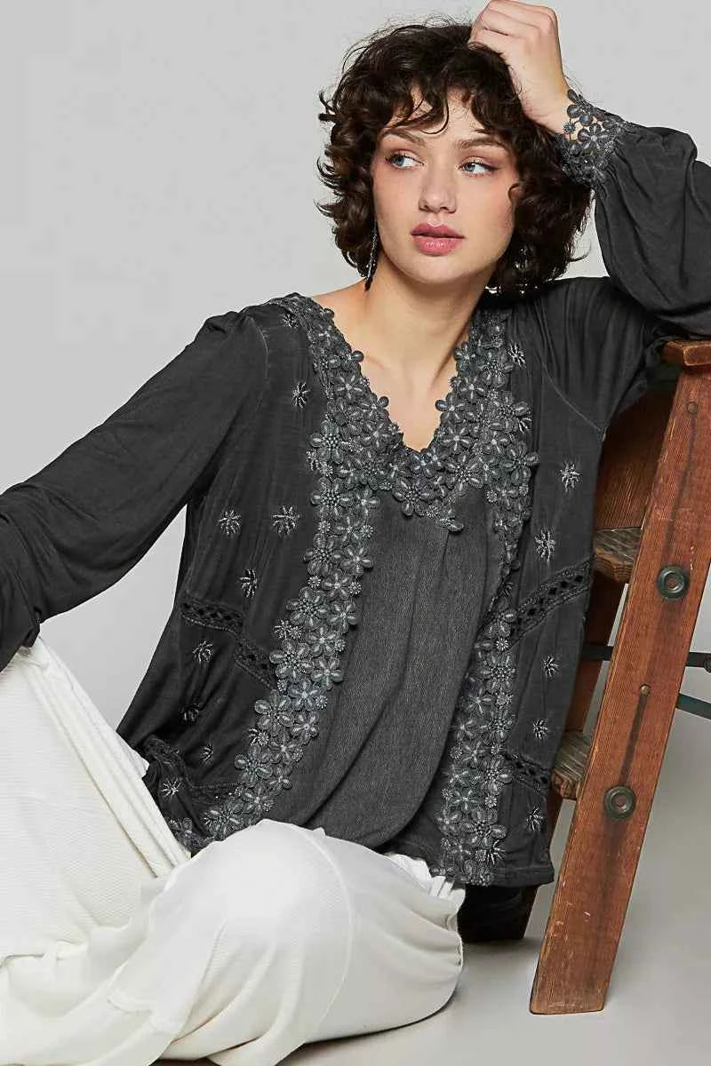 Floral Embroidery Woven Top with Lace Trim 4f4074bd-2e7e-43df-ad90-d2b66b53cfa4-Max-Origin