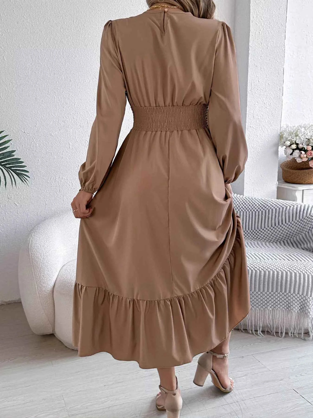 Round Neck Balloon Sleeve Tiered Dress 4f43d5b56bda460f83a522cb99f9c183-Max-Origin