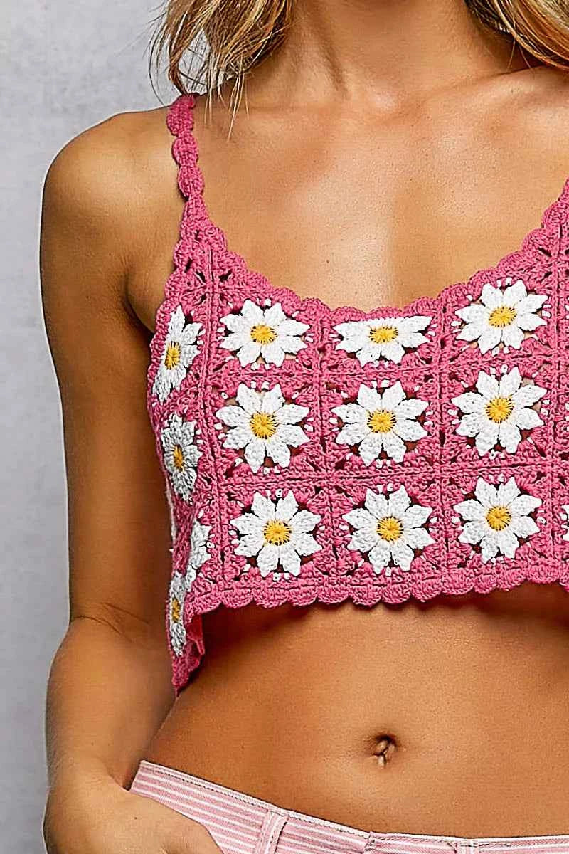 POL Floral Pattern Crochet Cropped Cami with Scalloped Edge 4f540903-1a2c-445c-872e-11ae66b9b3f8-Max-Origin