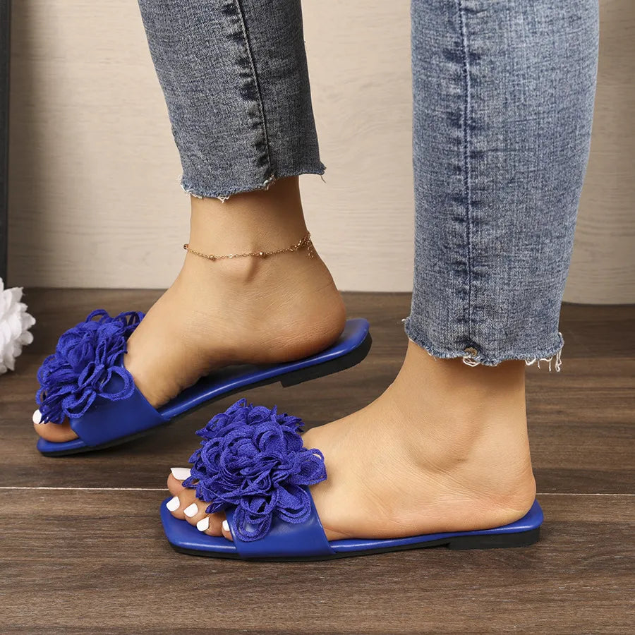 Floral Embellished Flat Sandals 4f654844-d86d-4fa6-87ac-d182e0641183-Max-Origin