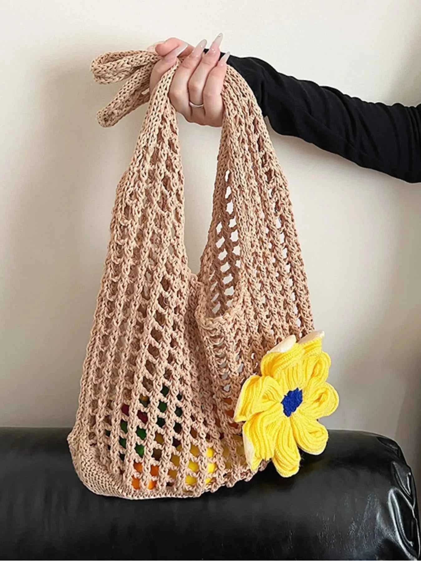 Flower Crochet Shoulder Bag Beige onesize 4fbef607-7cb6-43ff-bfe2-9fd74a3b6715-Max-Origin