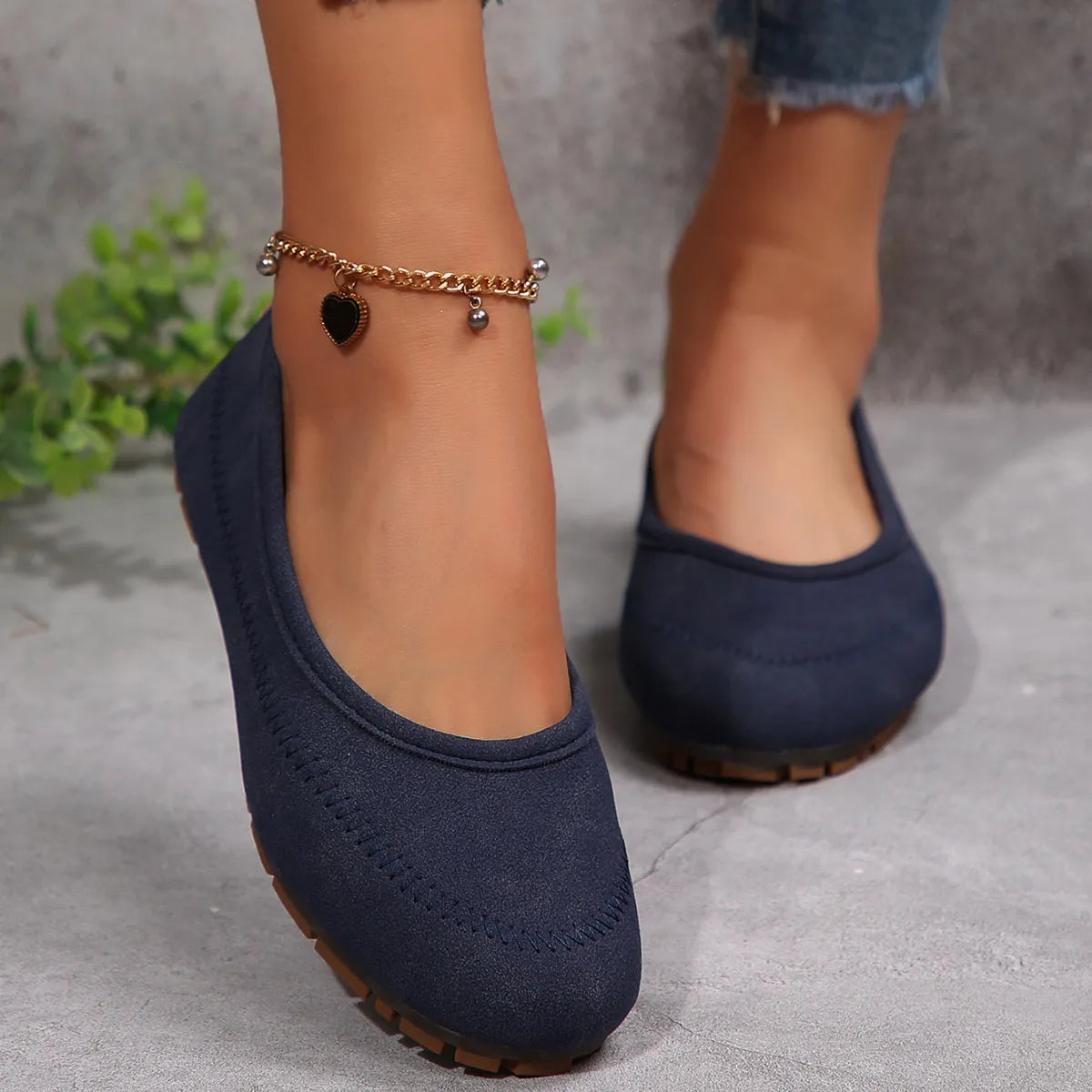 Round Toe Flat Slip-Ons 4fdb62262ec5411e88fb344ee9b1660e-Max-Origin